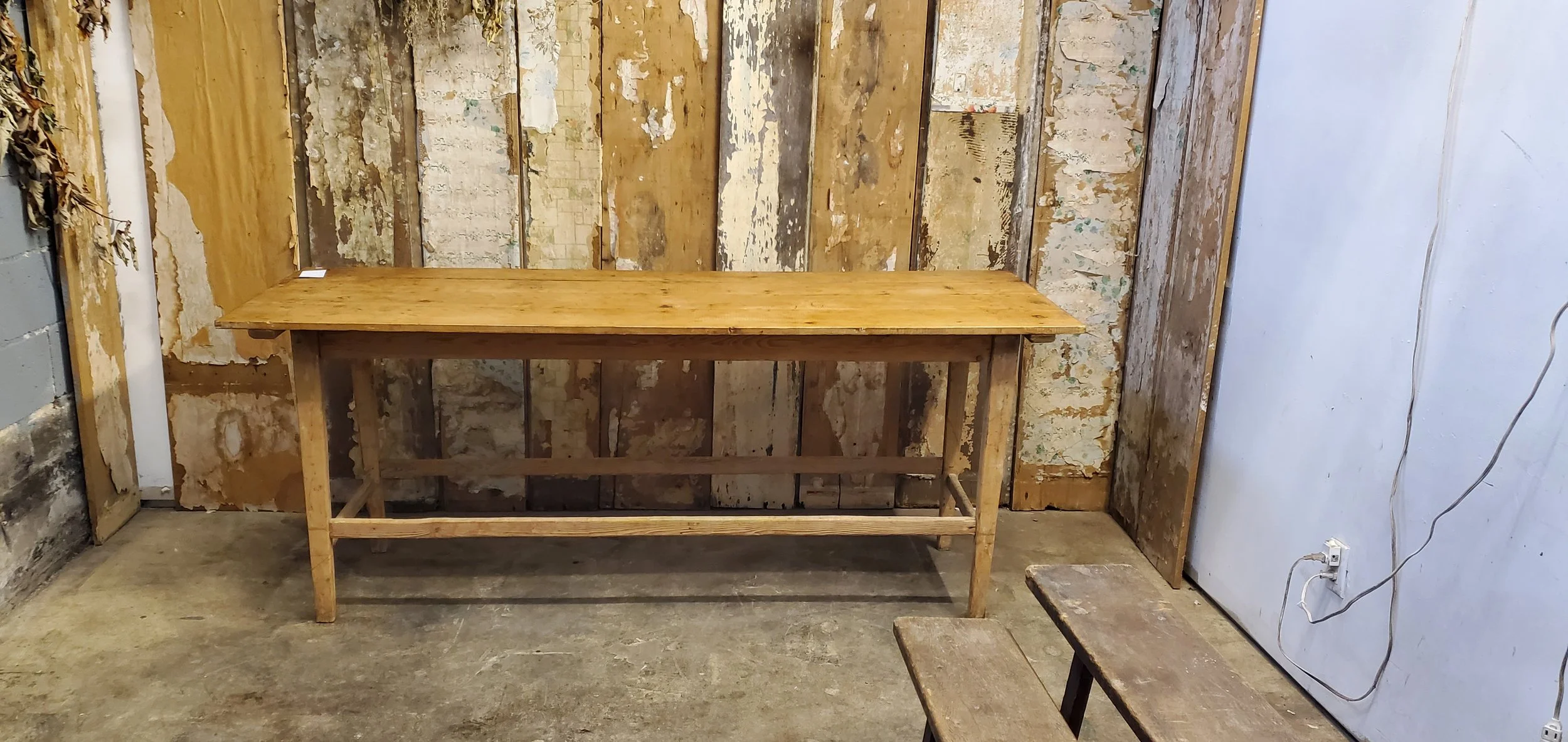 Table de ferme française en bois antique M 1618