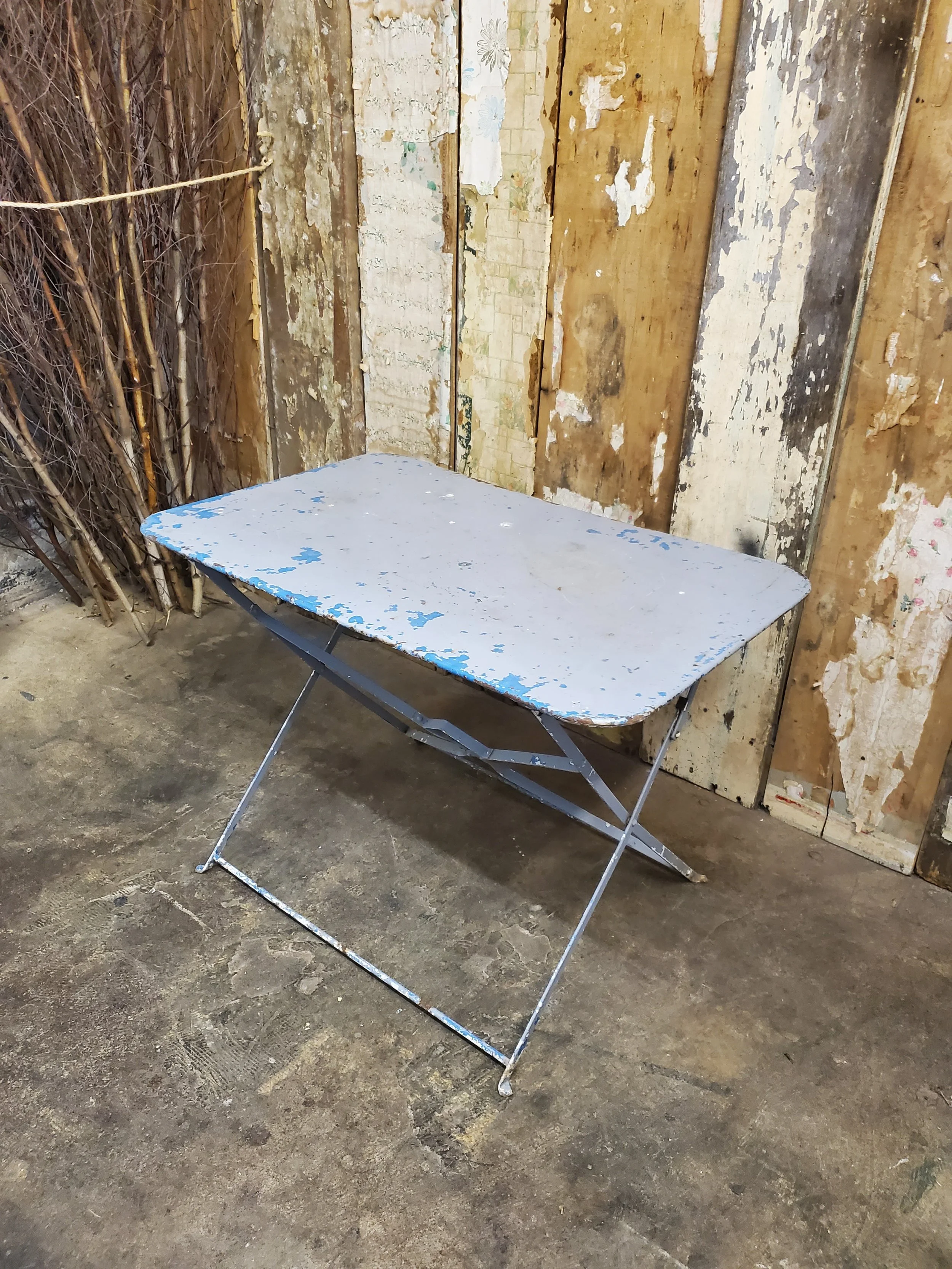 Table de jardin pliable en métal vintage M 1756
