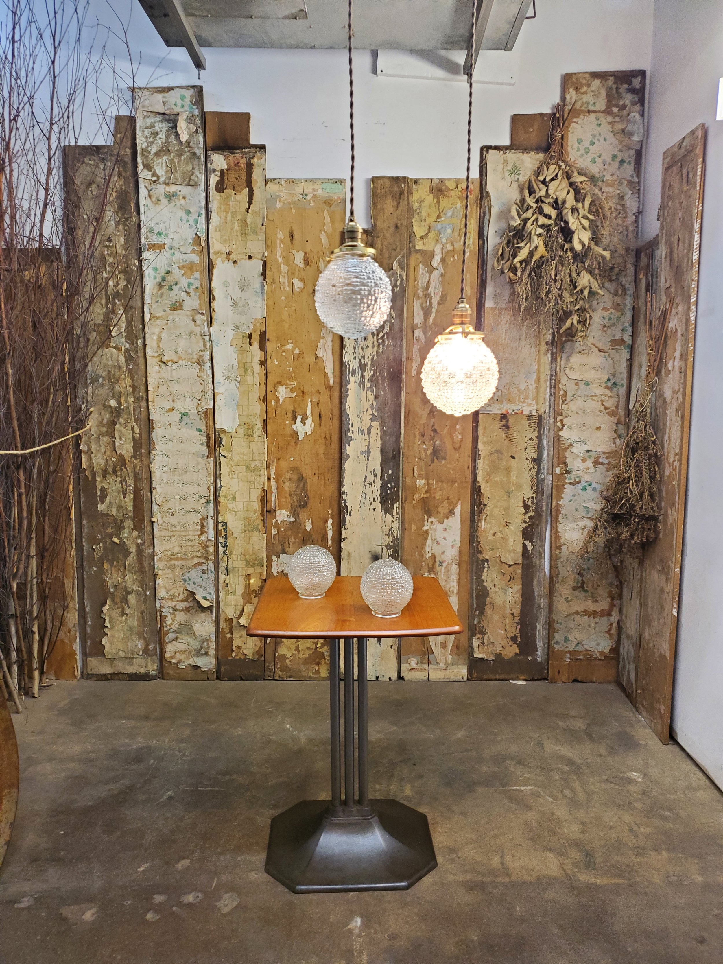 Suspension boule en verre prismatique vintage L 3300