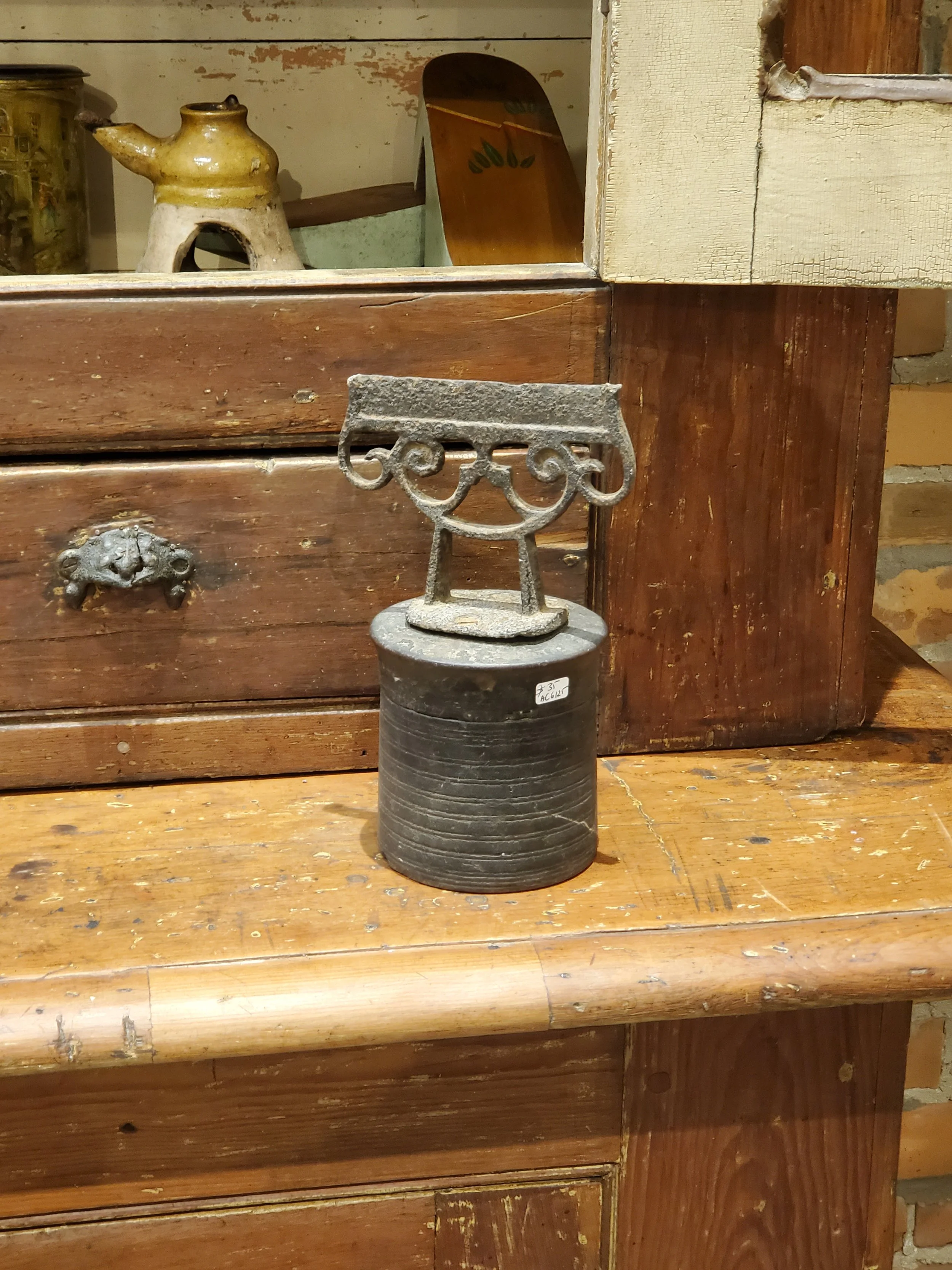 Scraper boot en fonte stand en bois antique AC 6125