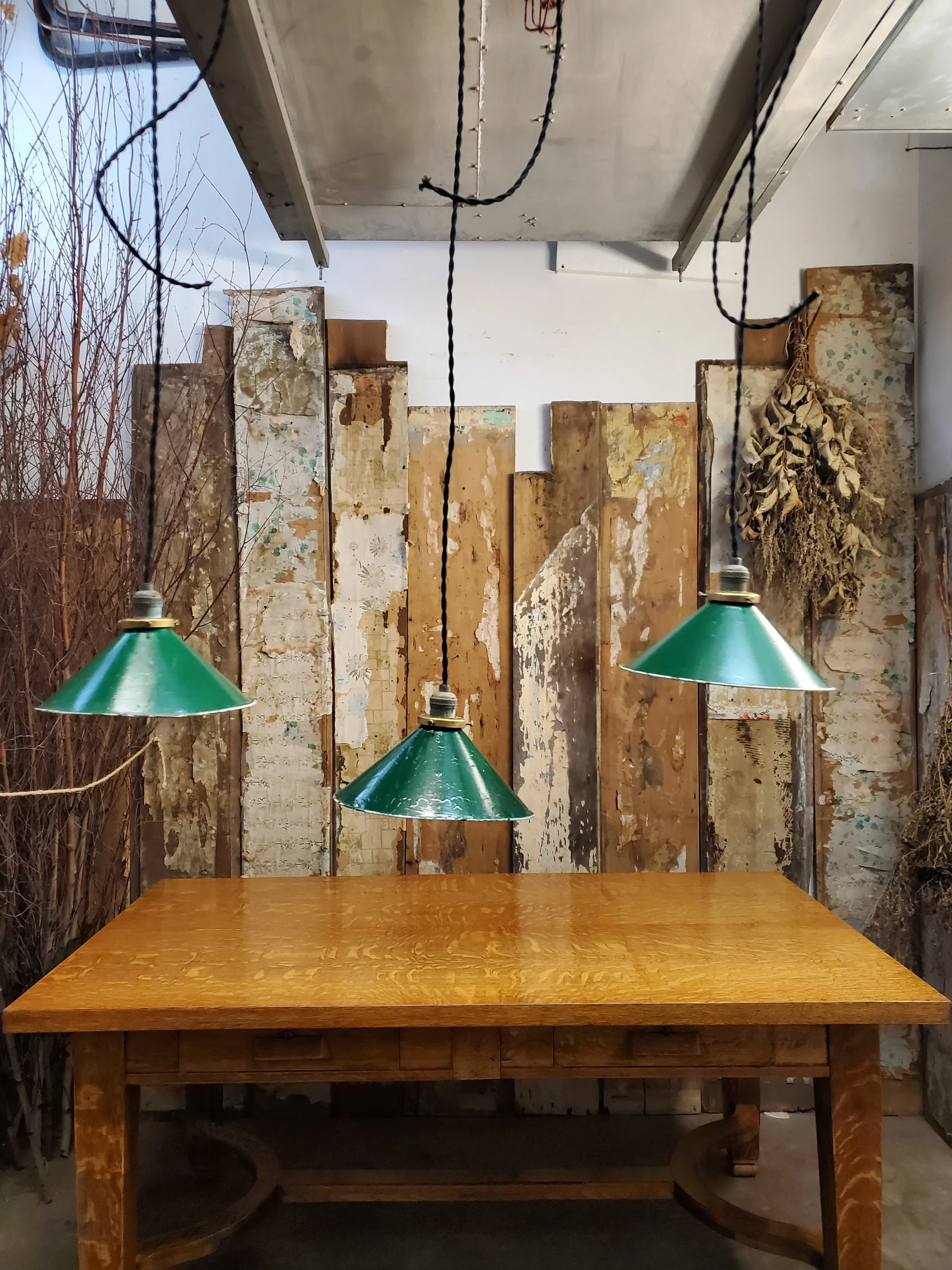 Suspension en métal china hat vert antique L 3052