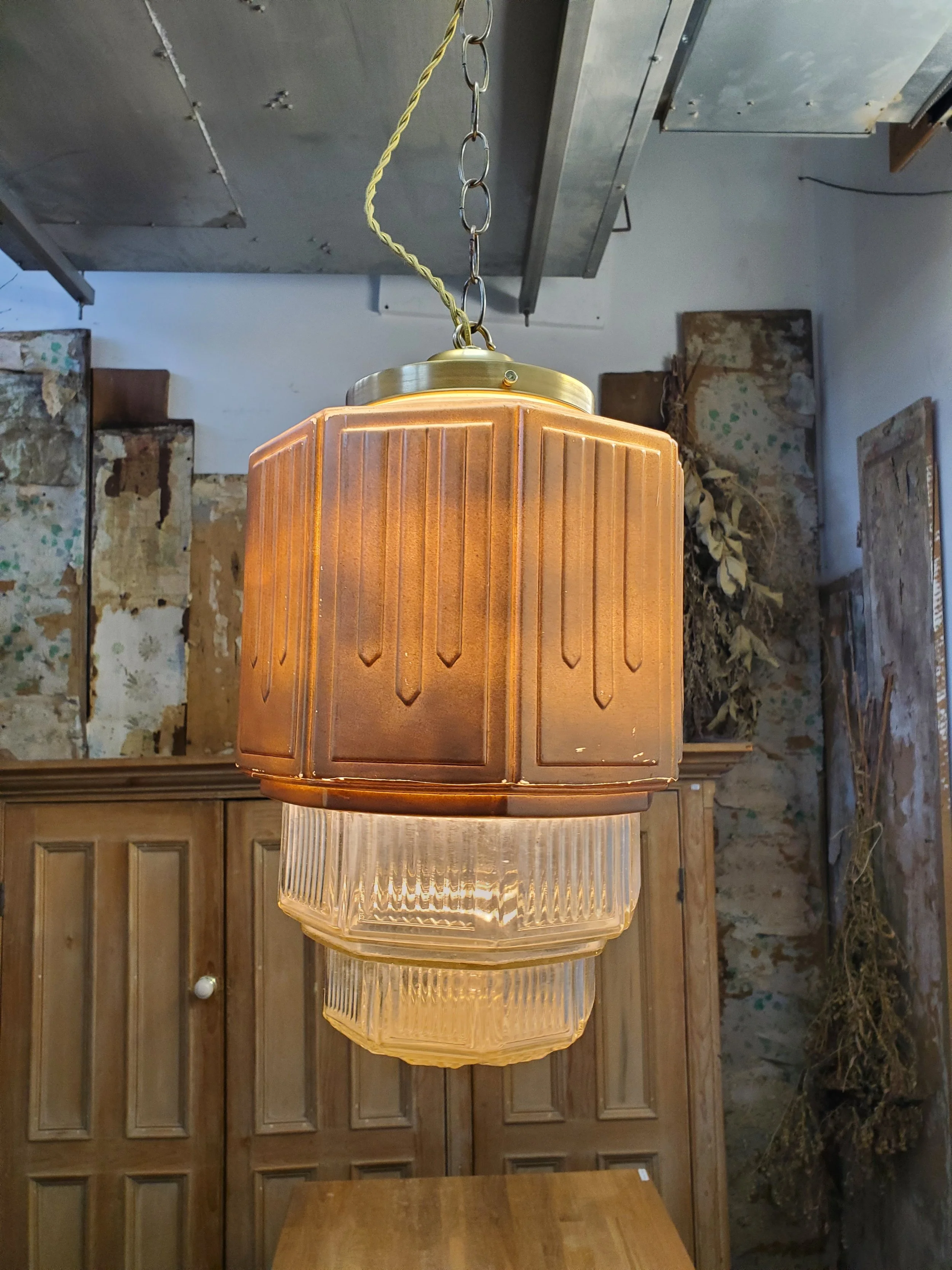Suspension ou plafonnier en verre art deco antique L 3256