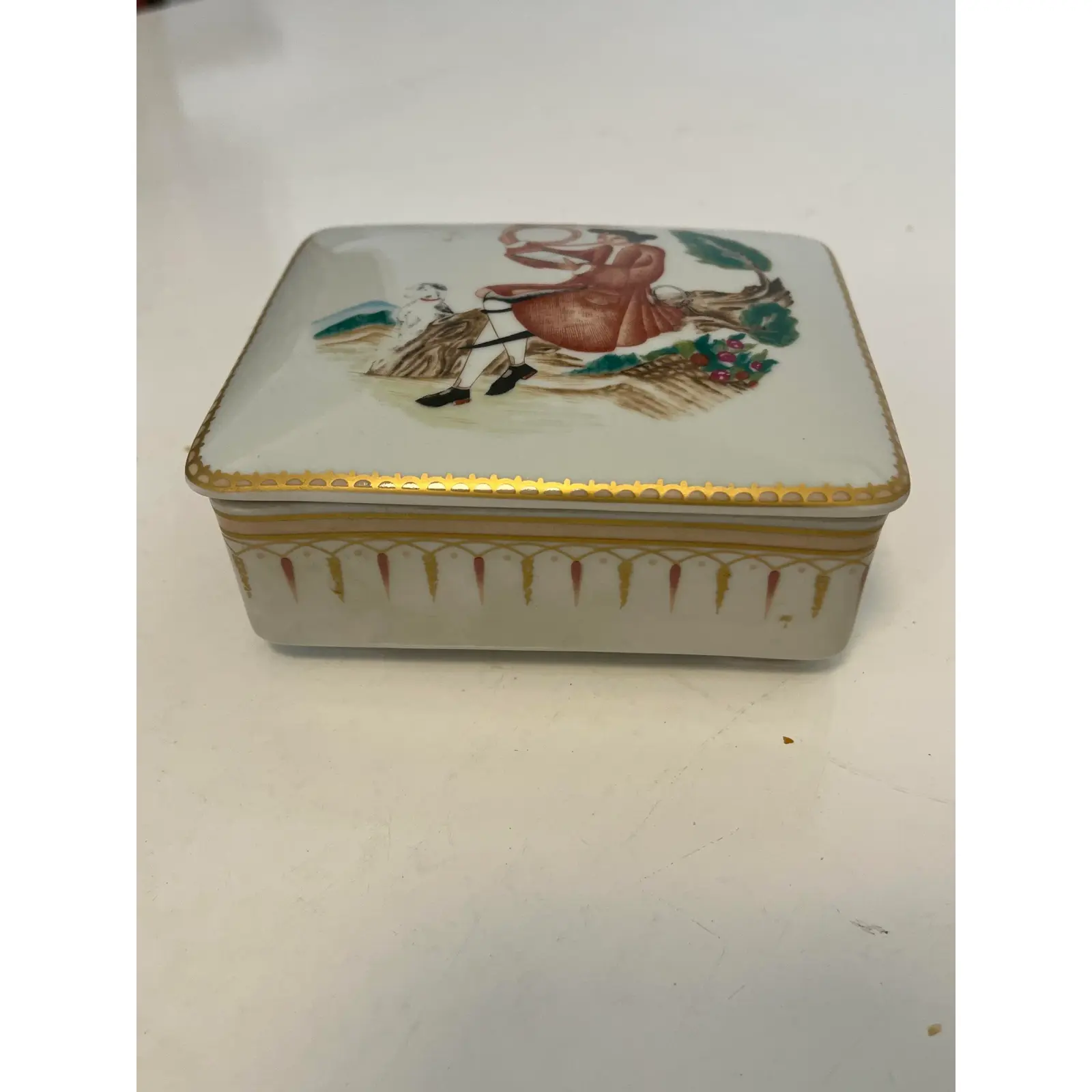 vintage-mottahedeh-porcelain-alegre-lidded-cigarette-box-and-ashtray-2-piece-set-8806.jpg