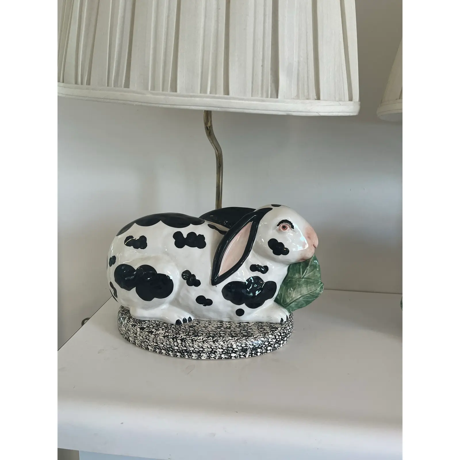 pair-of-chelsea-house-porcelain-rabbits-mounted-as-lamps-with-finials-and-shades-3712.jpg
