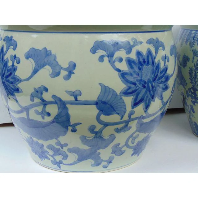 pair-of-vintage-similar-blue-and-white-chinese-cachepot-6982.jpeg