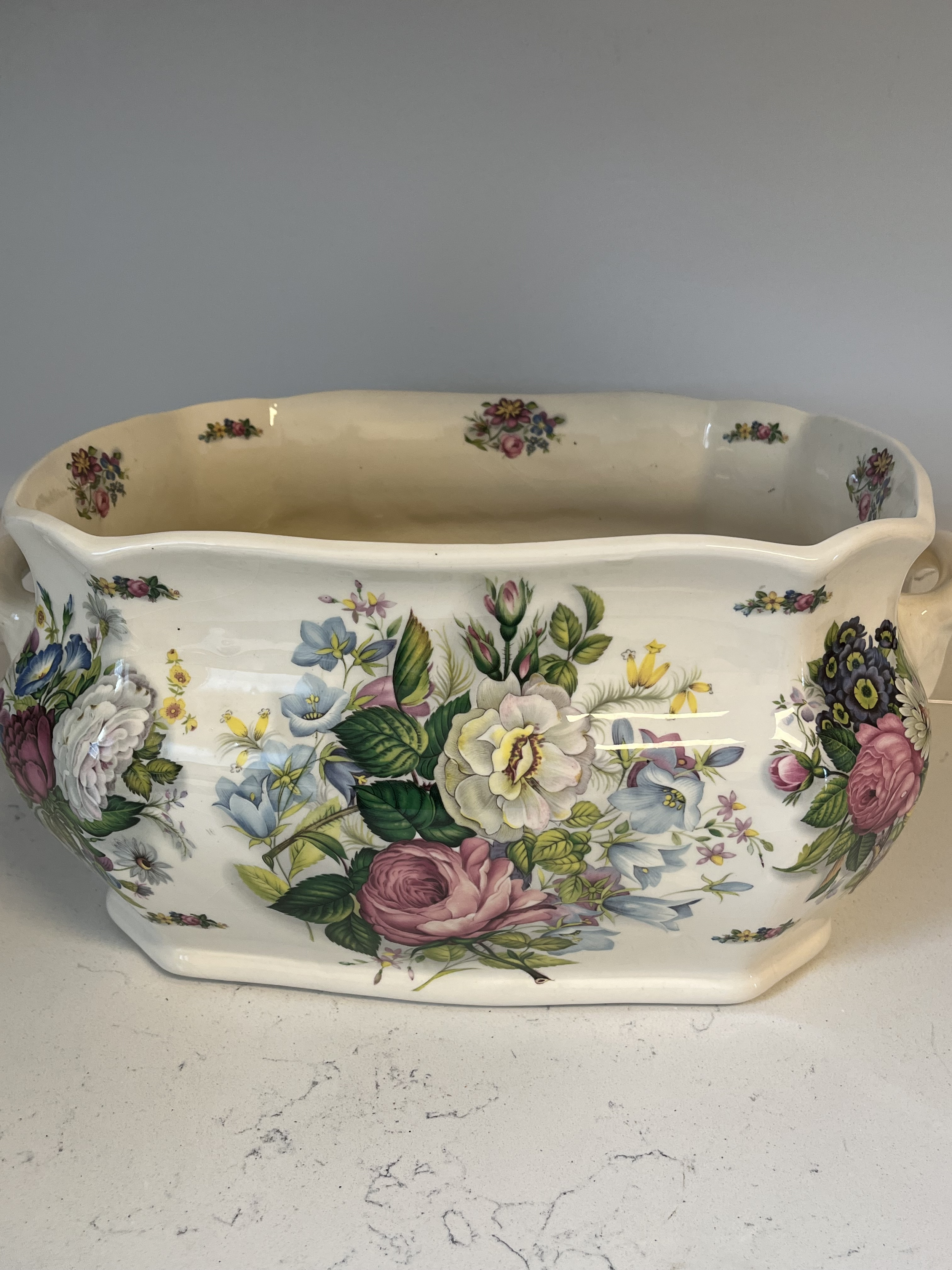vintage-english-ironstone-porcelain-floral-decorated-cachepot-with-handles-1633.png