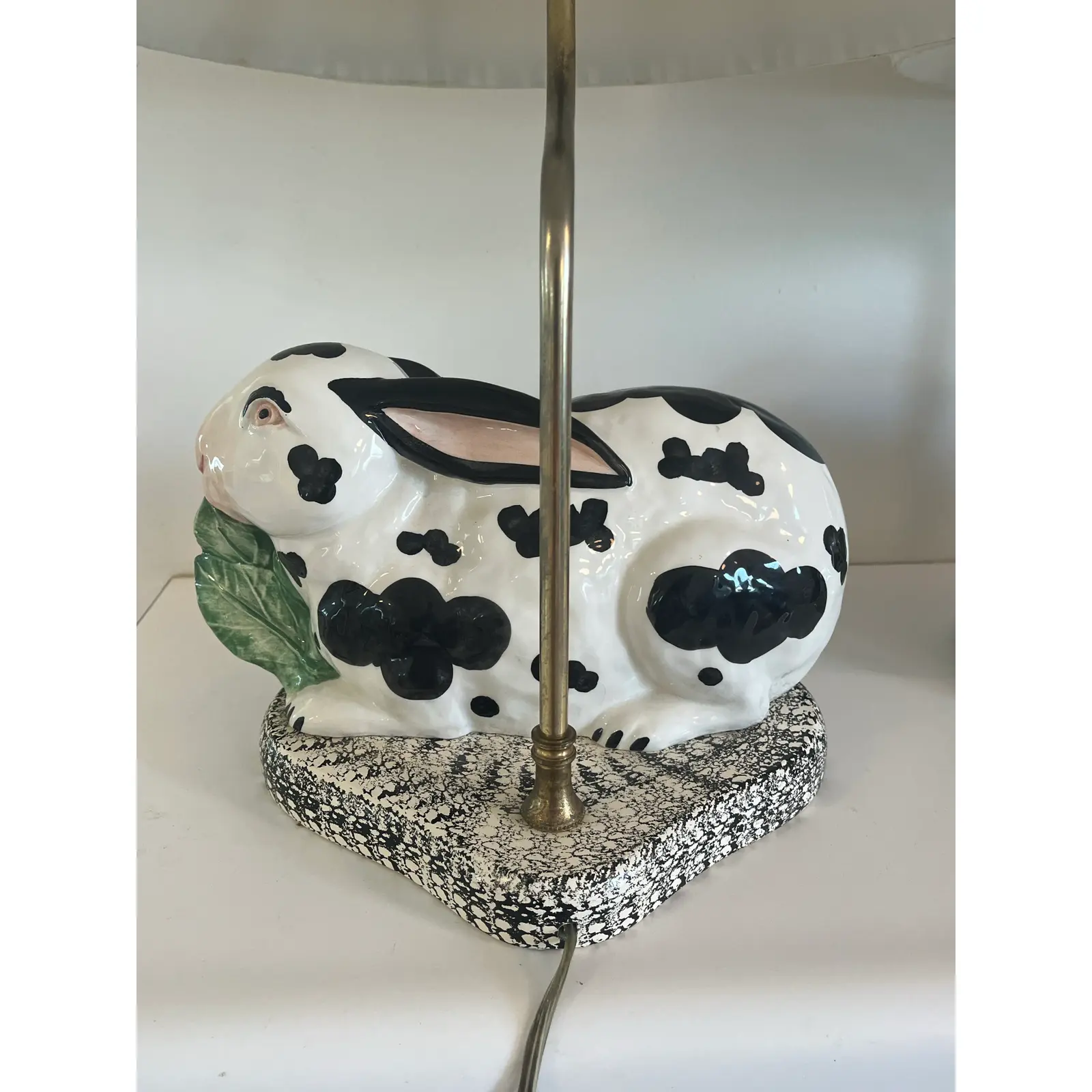 pair-of-chelsea-house-porcelain-rabbits-mounted-as-lamps-with-finials-and-shades-2630.jpg