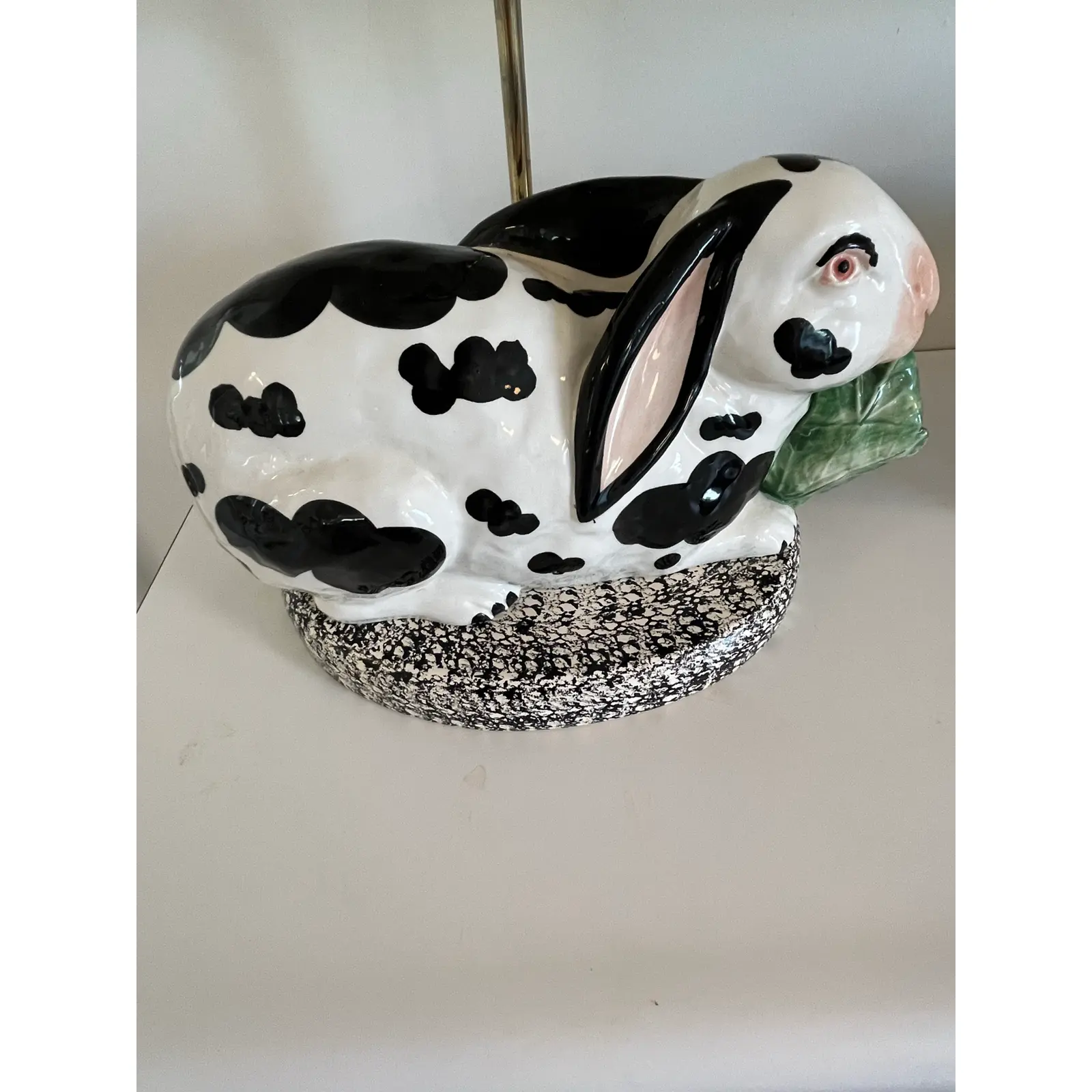 pair-of-chelsea-house-porcelain-rabbits-mounted-as-lamps-with-finials-and-shades-3077.jpg