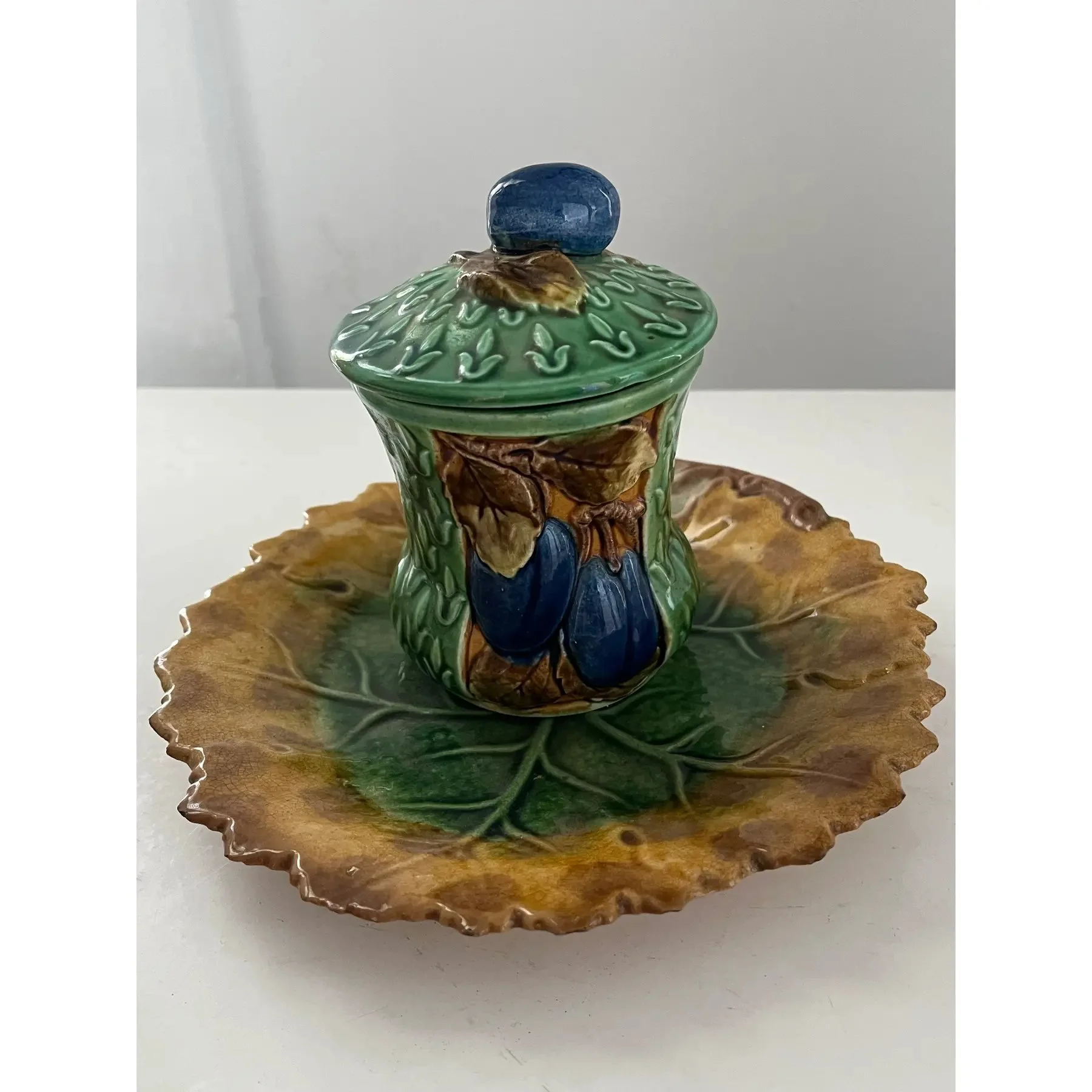 1930s-majolica-lidded-jam-pot-along-with-majolica-leaf-form-plate-8264.jpg
