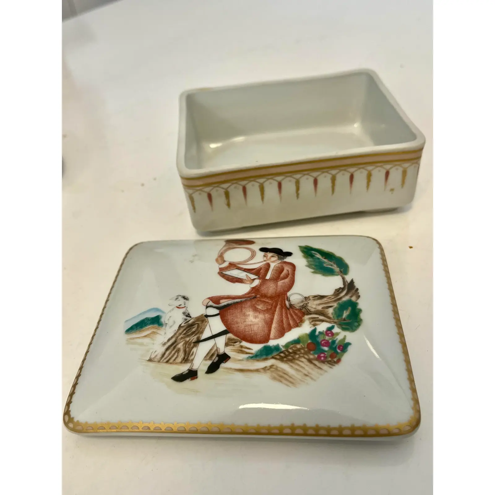 vintage-mottahedeh-porcelain-alegre-lidded-cigarette-box-and-ashtray-2-piece-set-4173.jpg