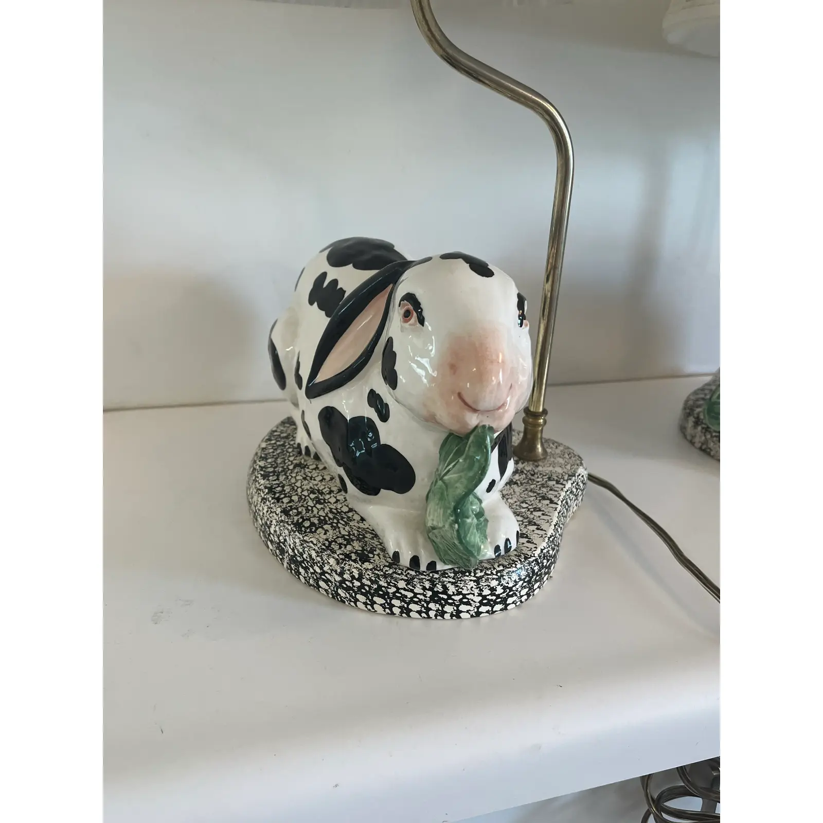 pair-of-chelsea-house-porcelain-rabbits-mounted-as-lamps-with-finials-and-shades-2986.jpg