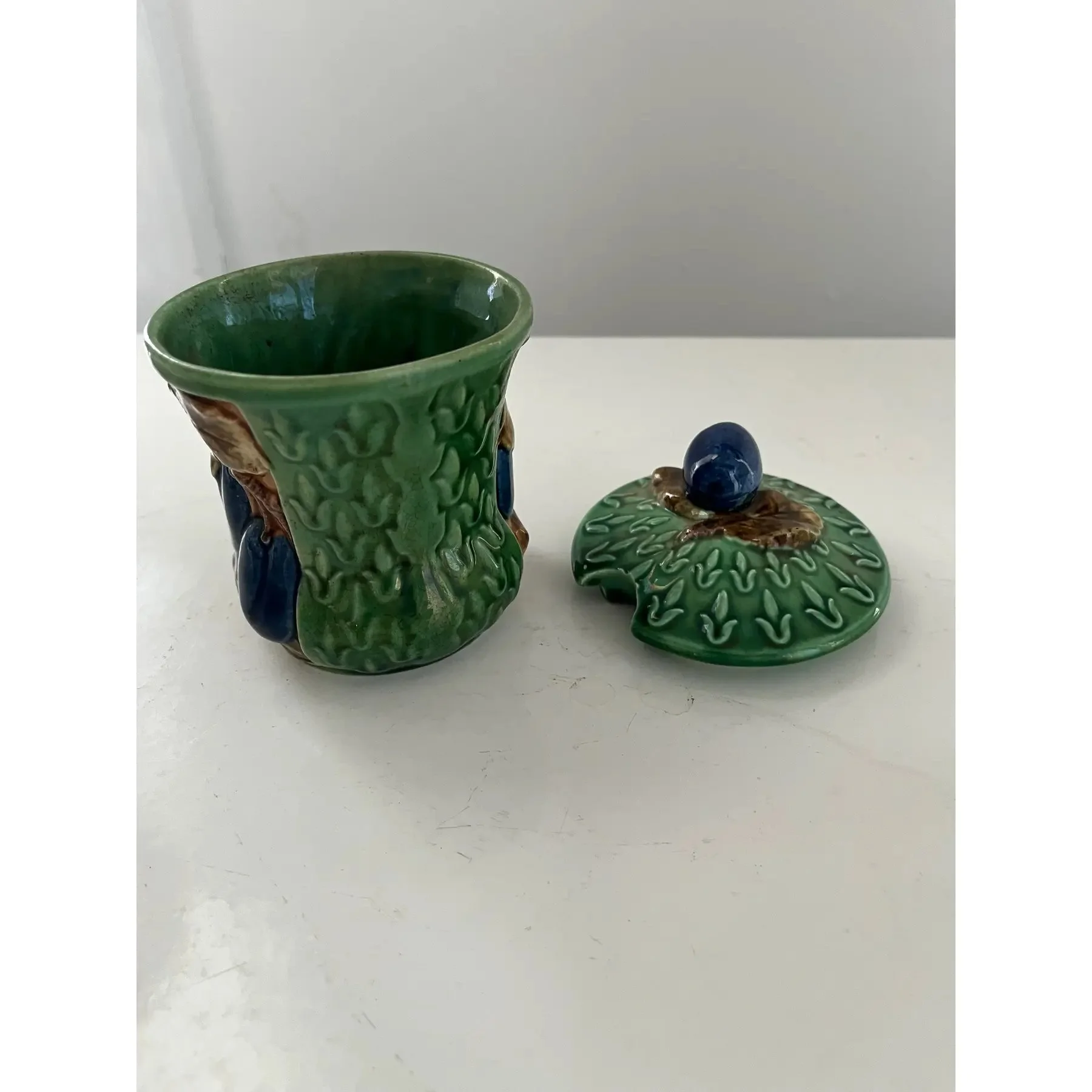 1930s-majolica-lidded-jam-pot-along-with-majolica-leaf-form-plate-9535.jpg