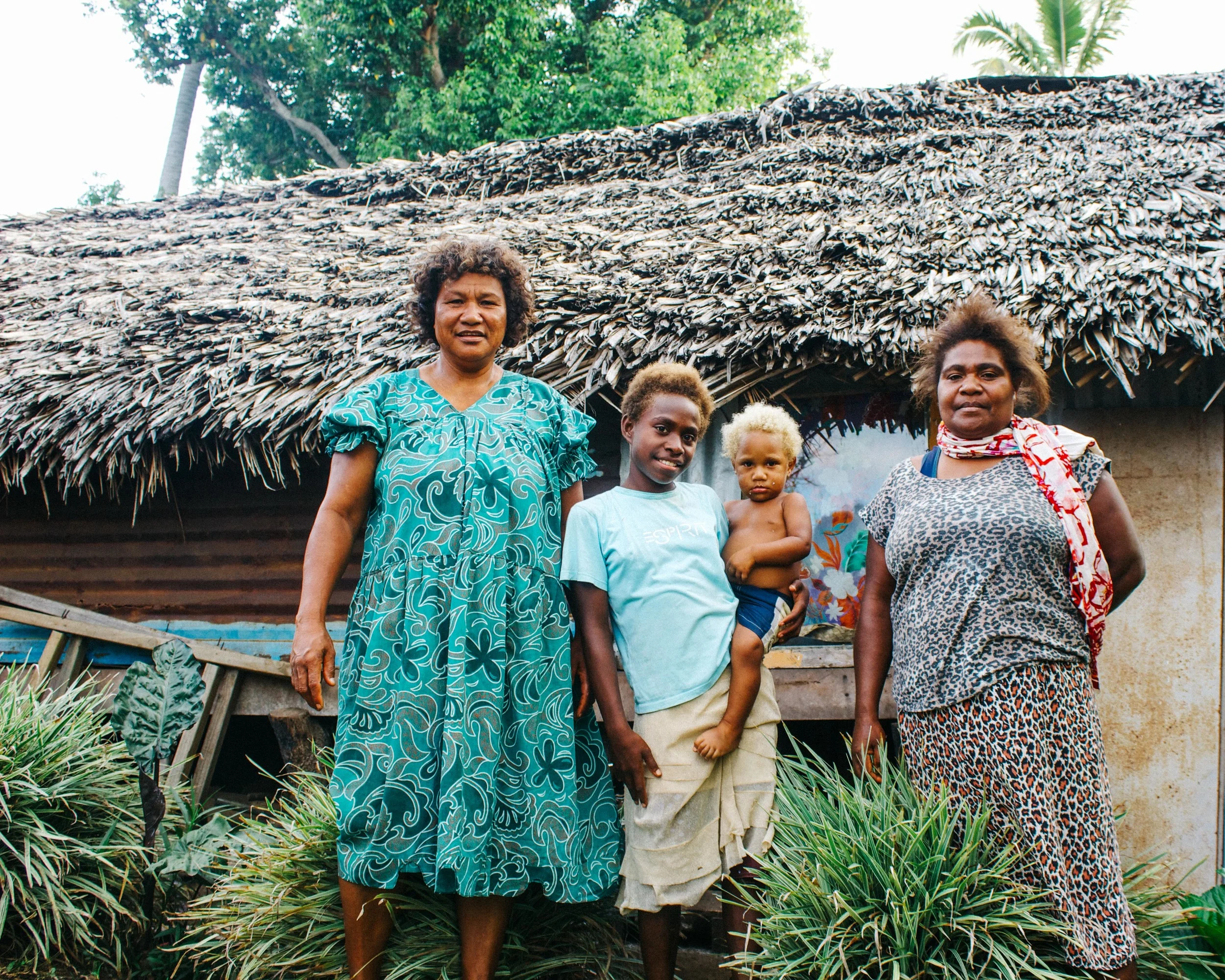 Luis with her family. Source: Edwina Yeates, Vanuatu Red Cross