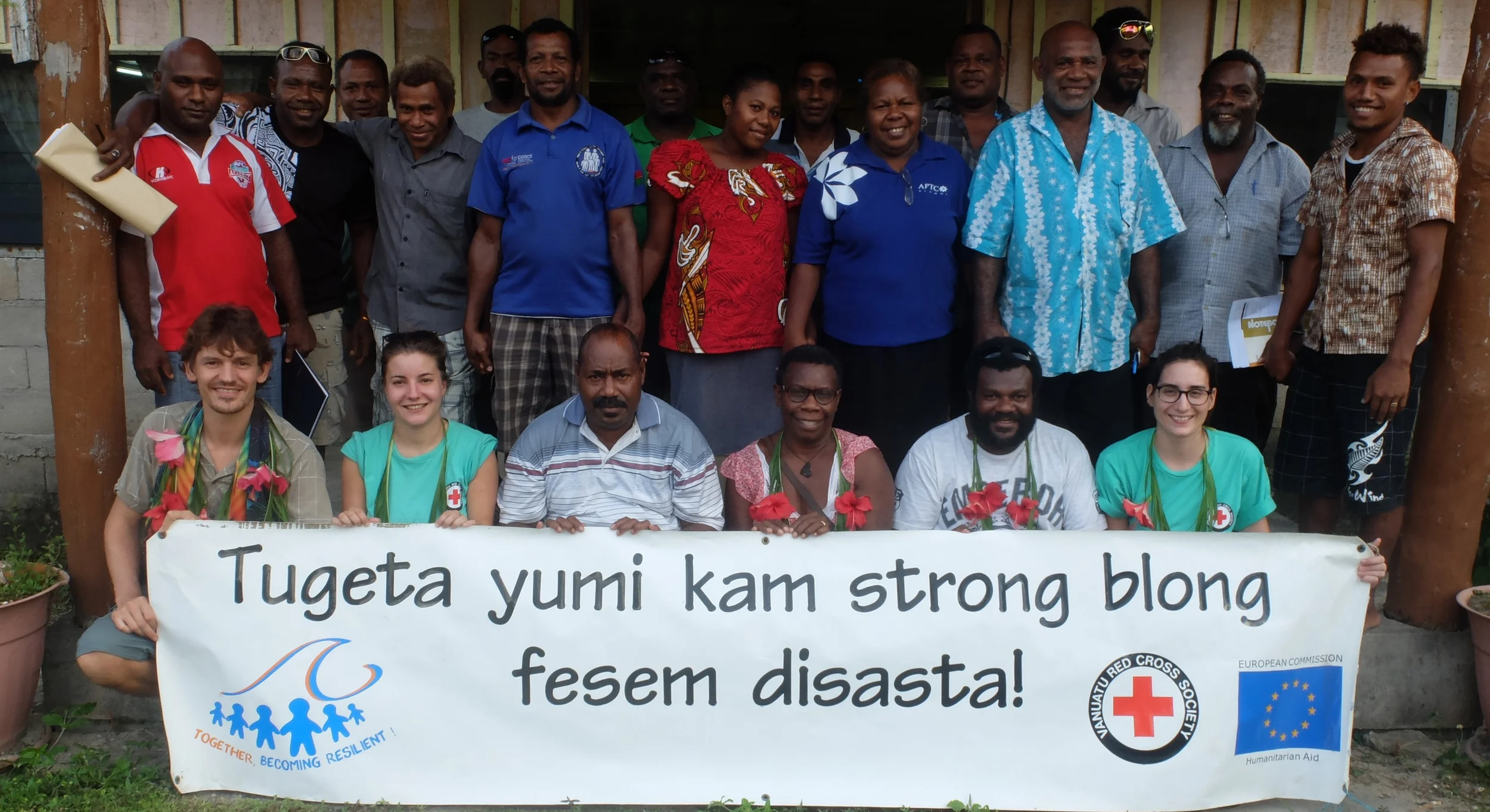 Group photo with all the participants