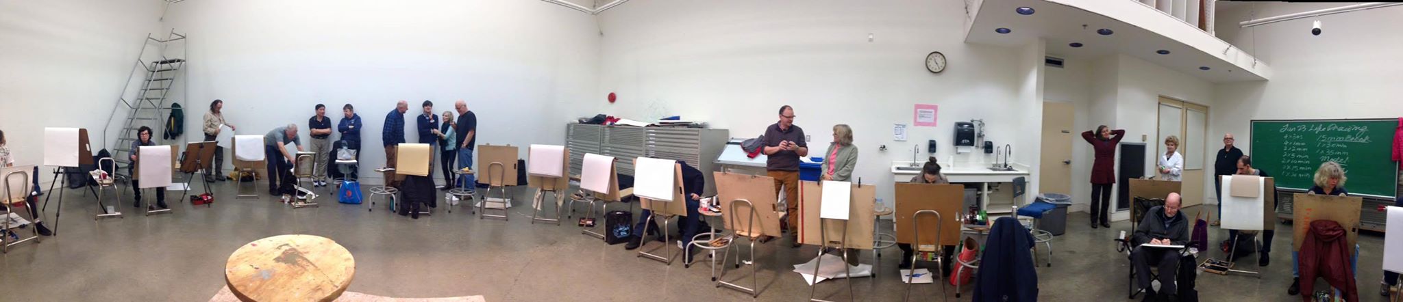 The beautiful buzzing atmosphere of a momentary break in the Saturday Morning Figure Session at UVIC.