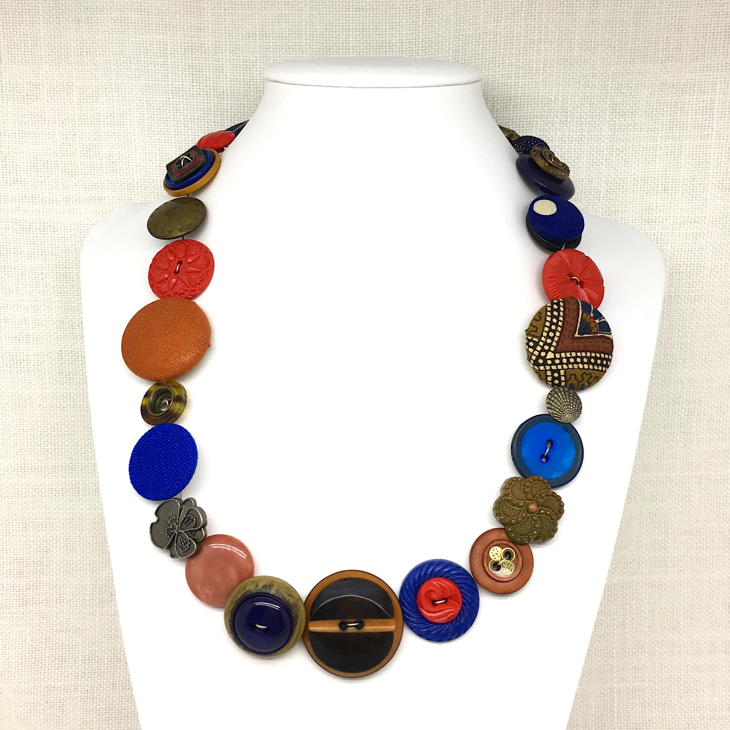 'Romance Rouge' Button Neckpiece