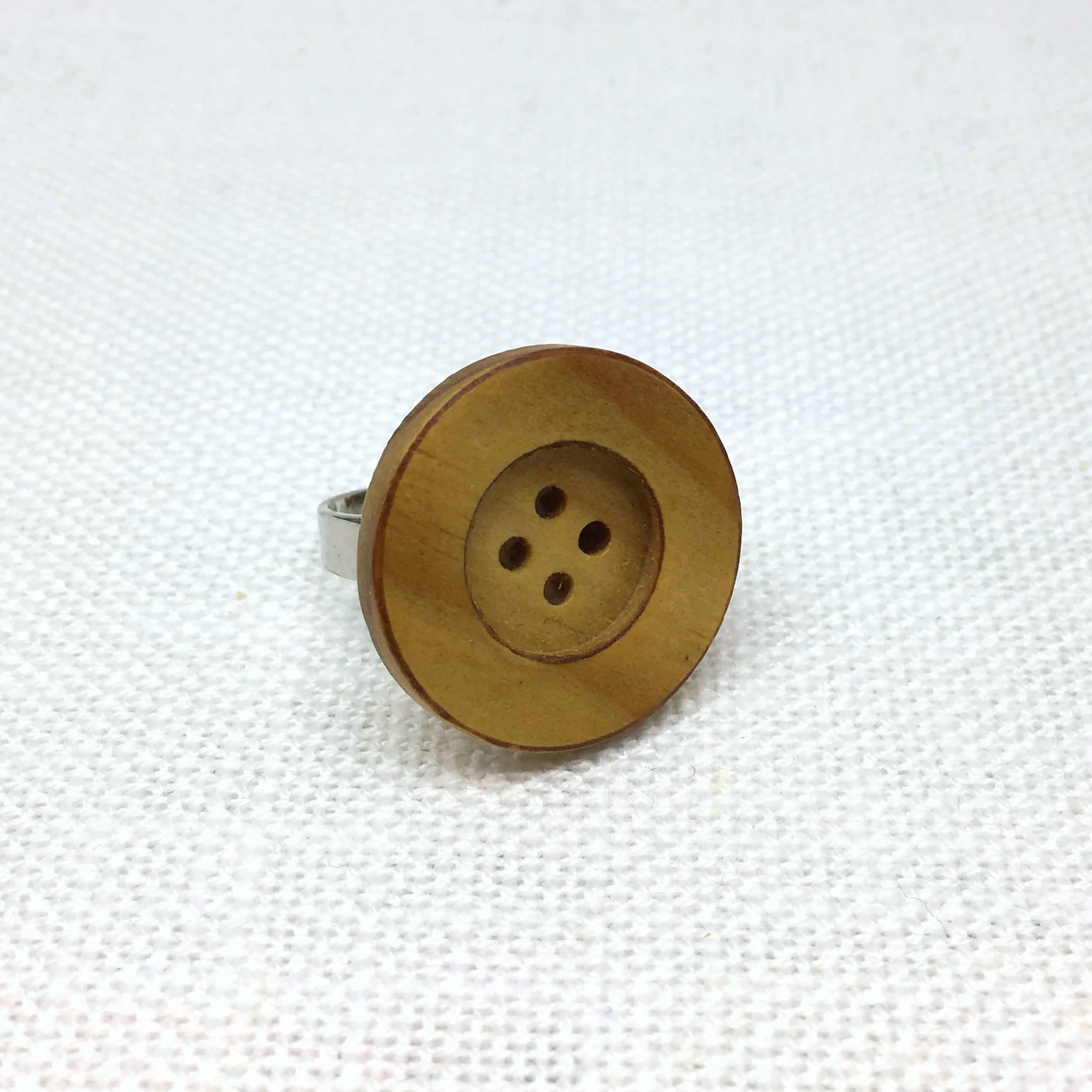 WOODEN ROUND BUTTON RING.JPG