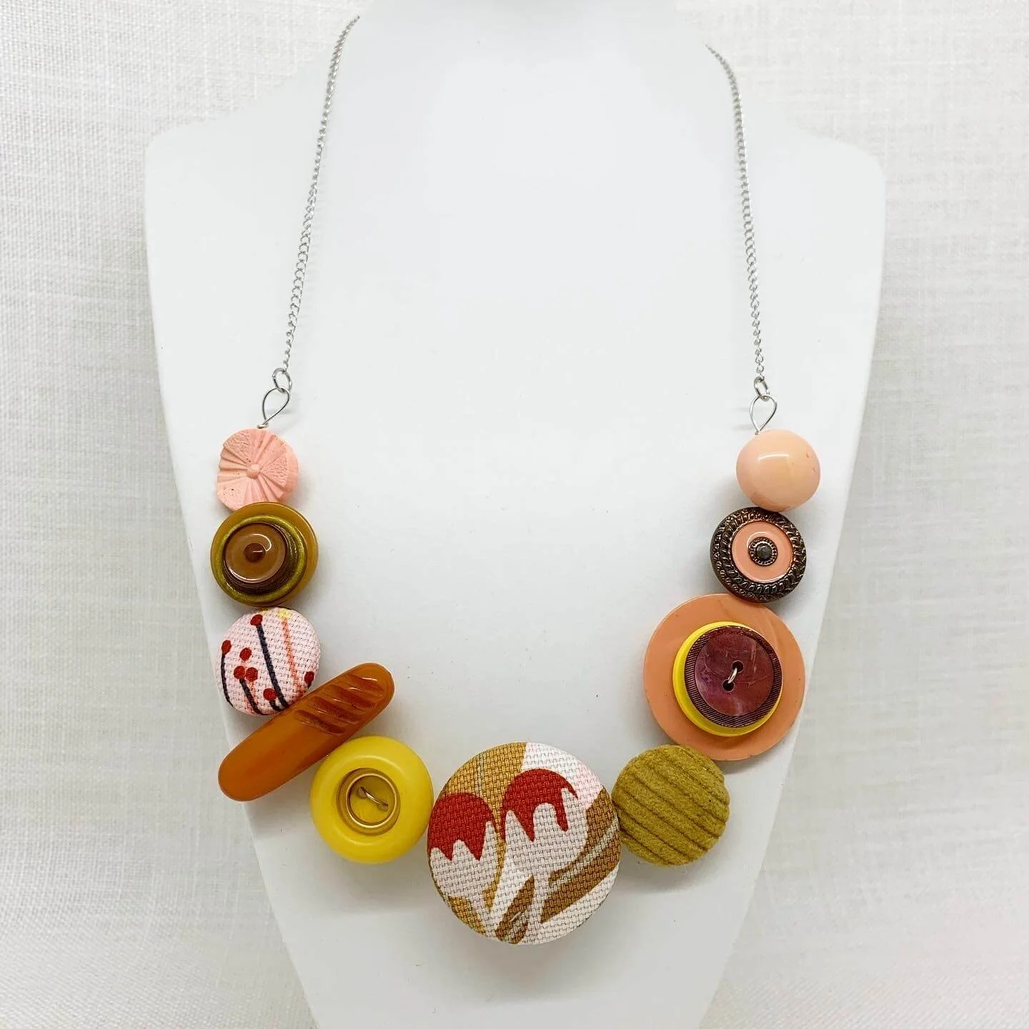 Button Neckpiece_12.1.JPG