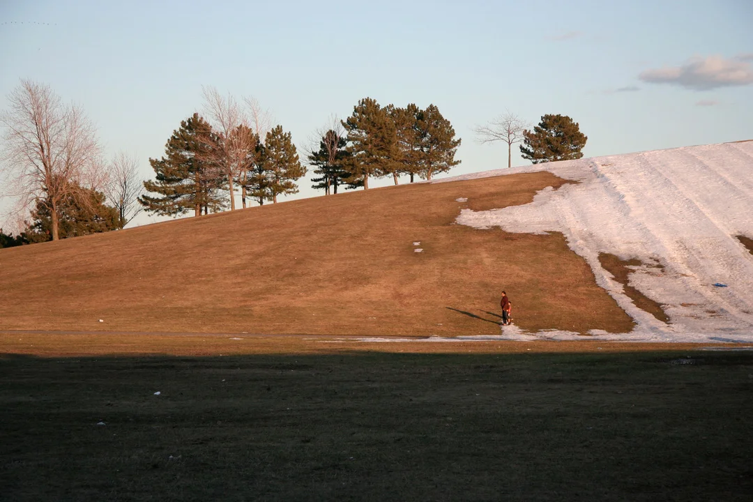 La neige fond / Snow melts / Parc des hirondelles / Sault-au-Récollet / 2008
