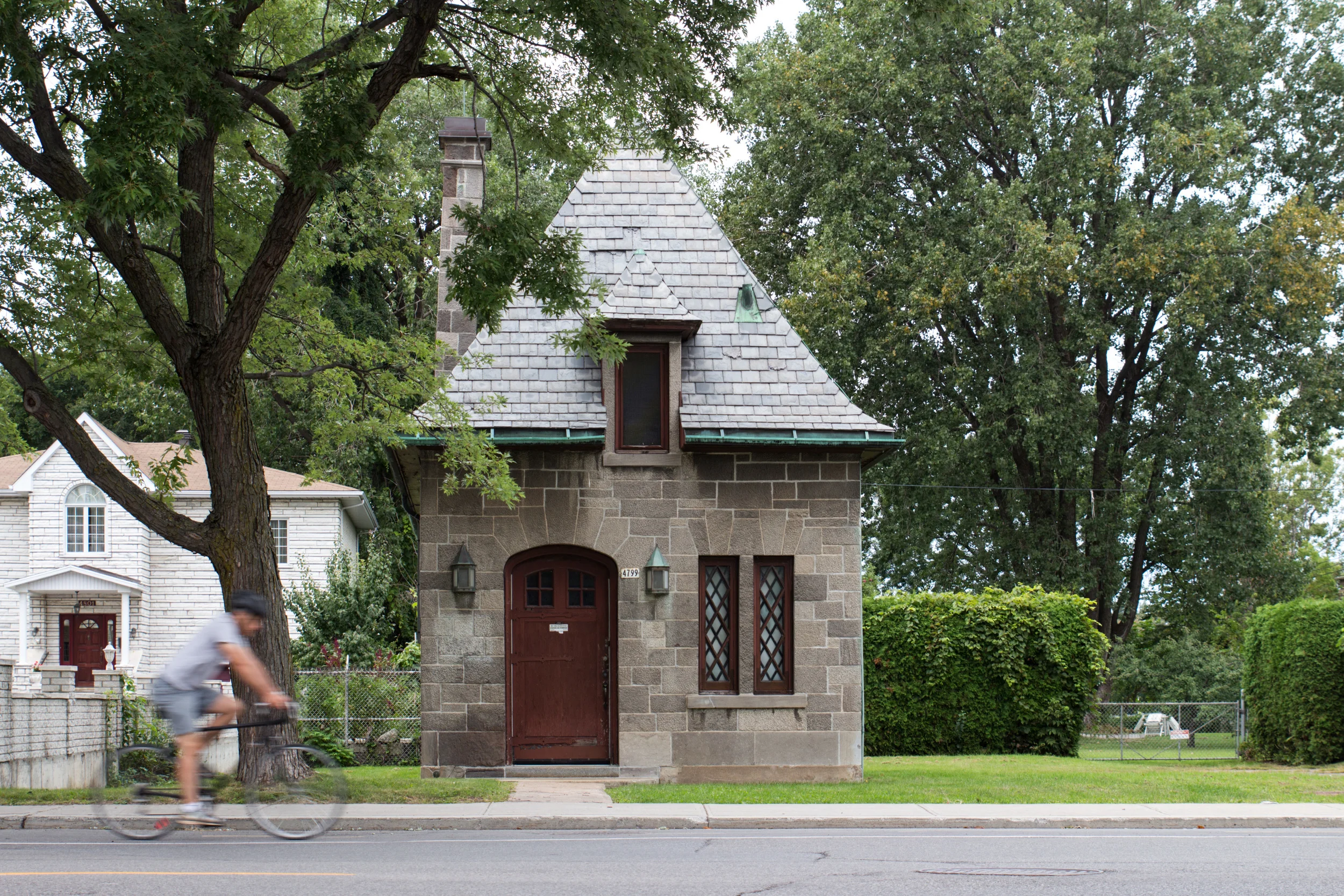 Le petit château / The small castle / Station de pompage Lavigne / Boulevard Gouin est / Bordeaux-Cartierville / 2015