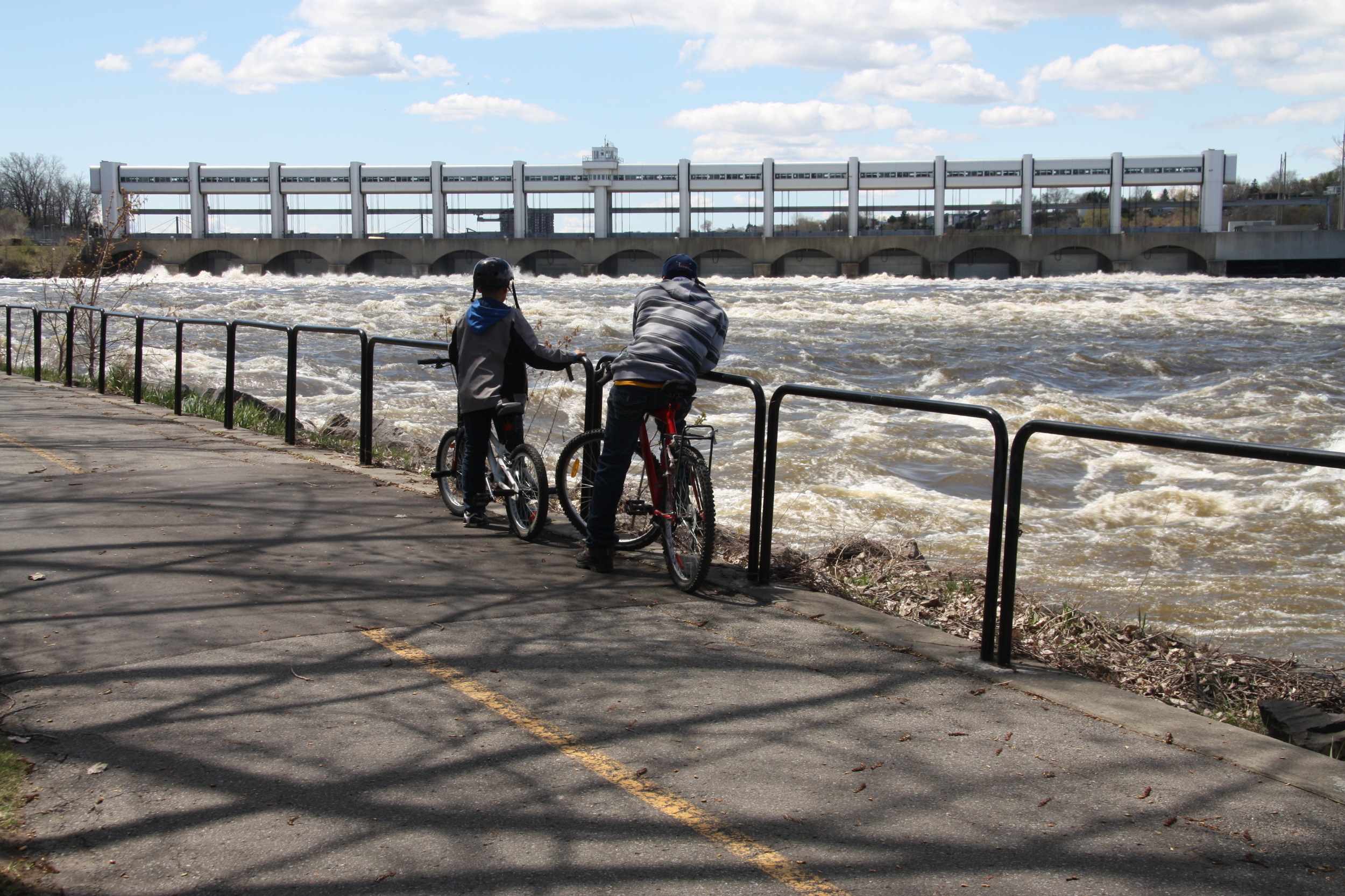 La crue Printannière / The spring swell / Aval du barrage du Sault-au-récollet / Dowsntream from the Sault-au-récollet dam / 2015