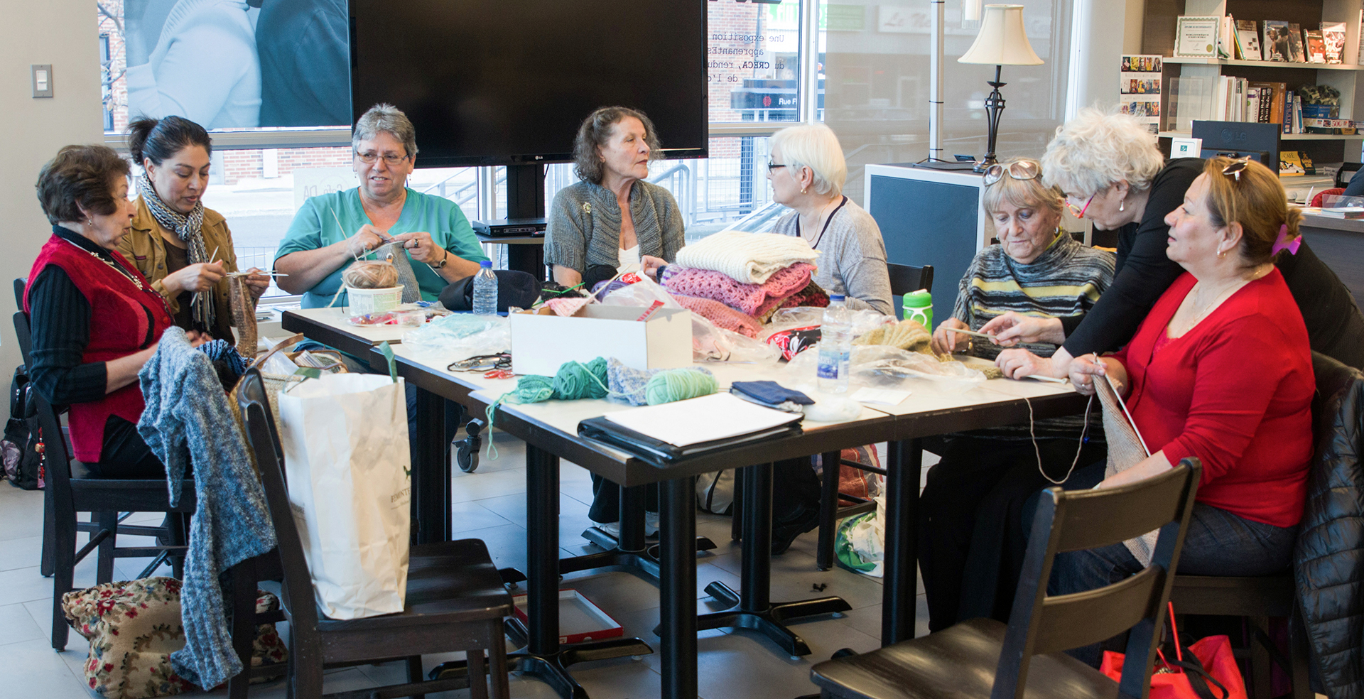 Les tricoteuses du Café de Da: Noëlla B., Beatriz R., Marie-Marthe L., Jeanette J., Armande L., Lise B.-L., Jocelyne D. & Sara R.