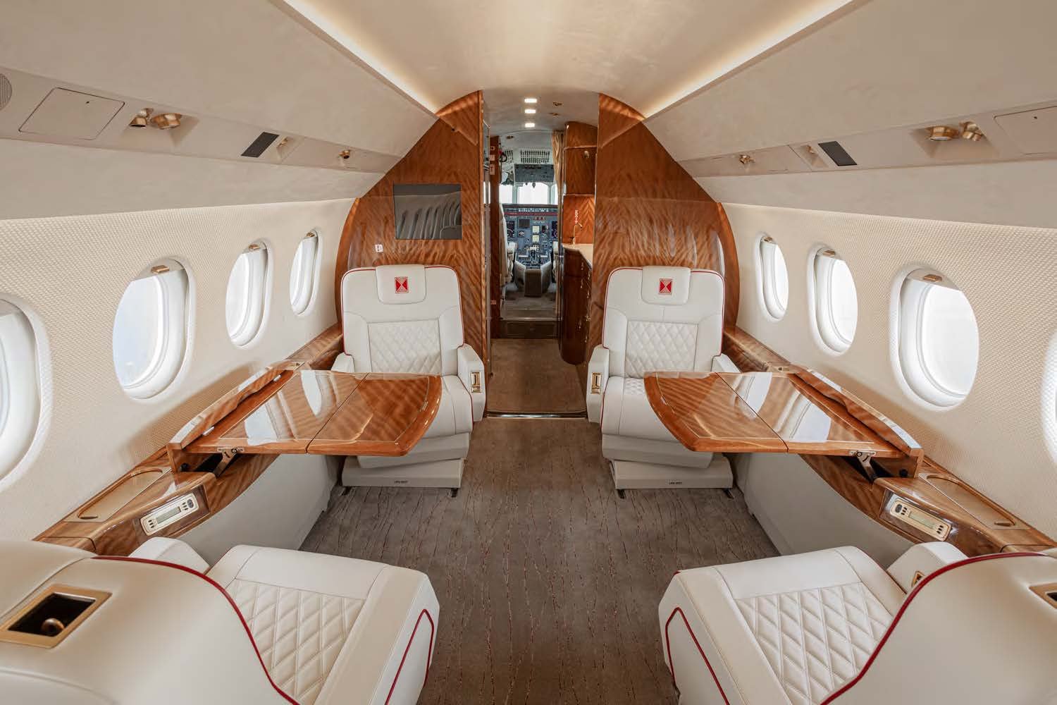 Falcon 2000 Sn 170 exterior and interior photos - compressed_Page_11.jpg