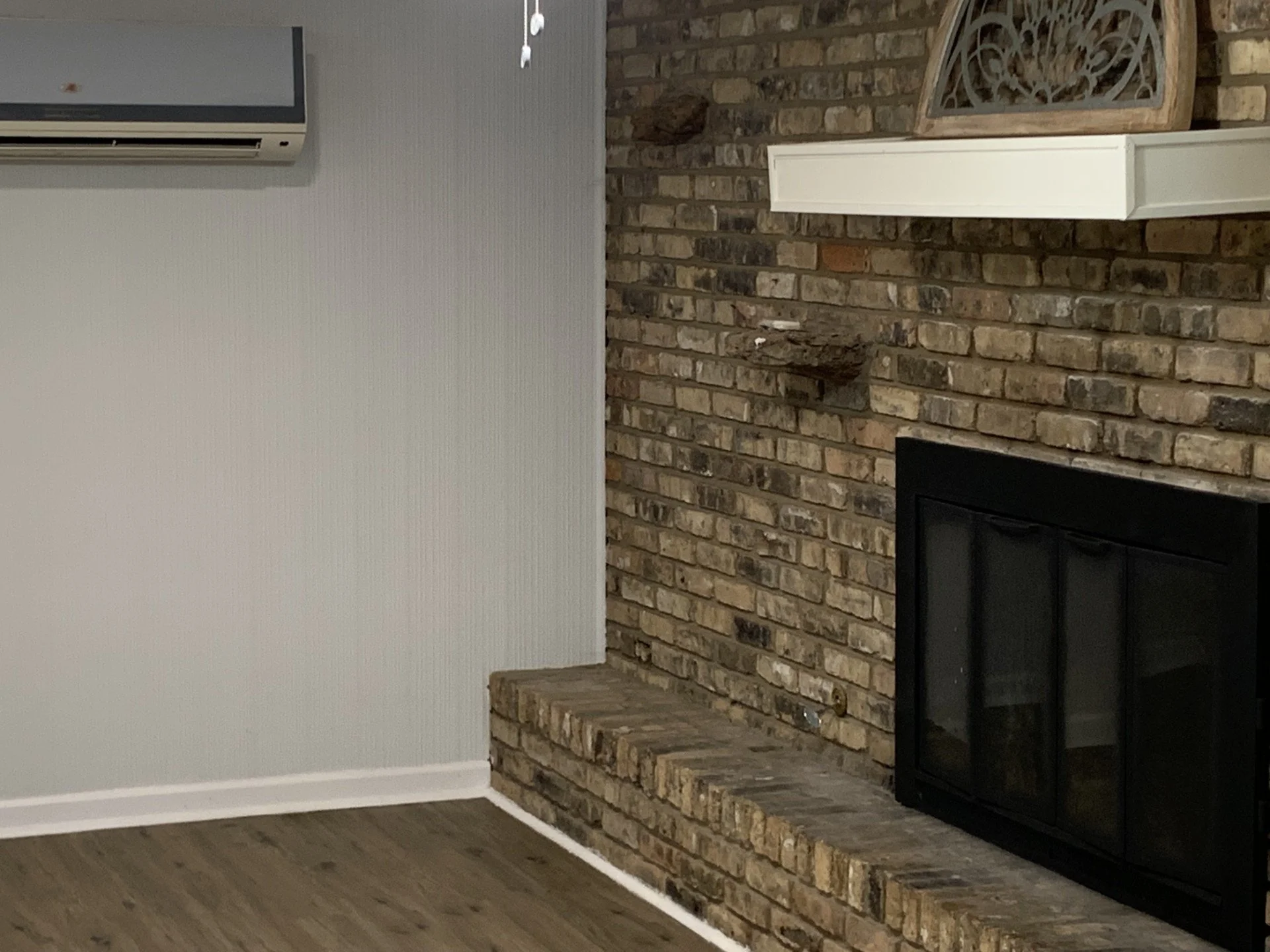 fireplace 2.jpg