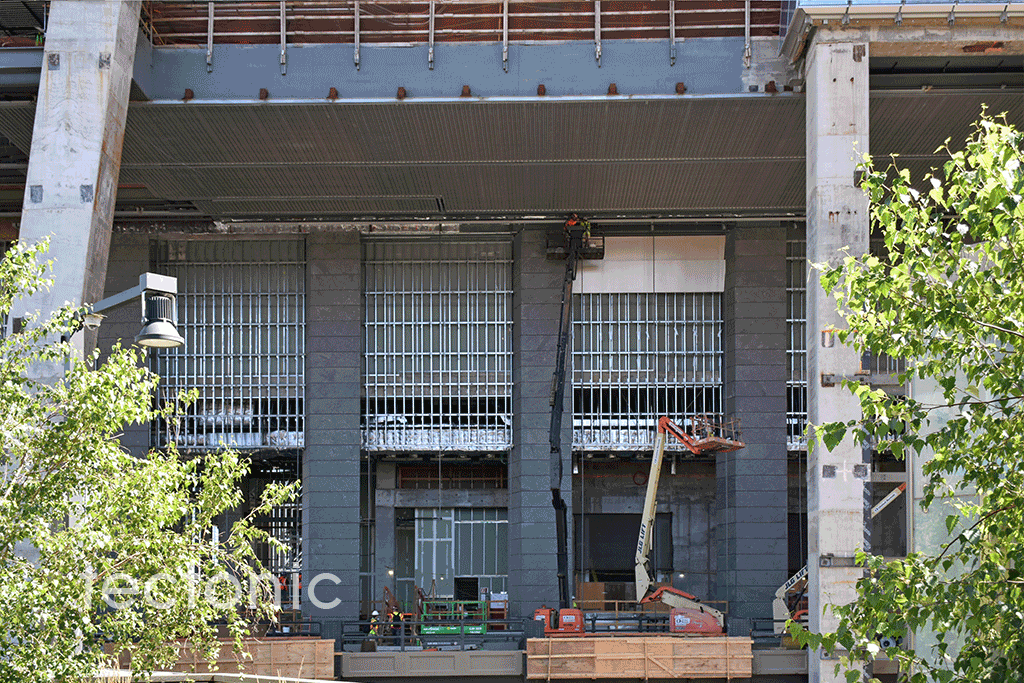 Columns along the High Line spur