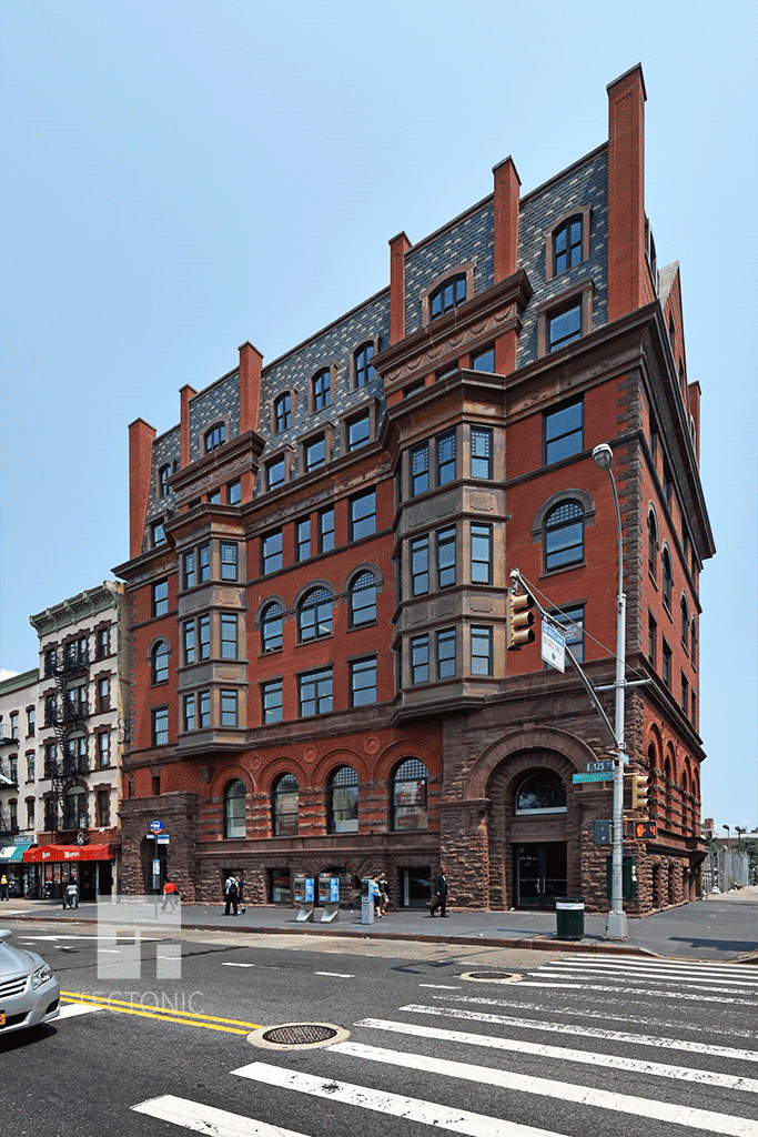 Full view from East 125th Street & Park Avenue
