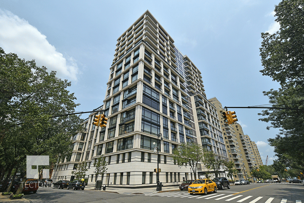 iewed from the southeast along E ast End Avenue