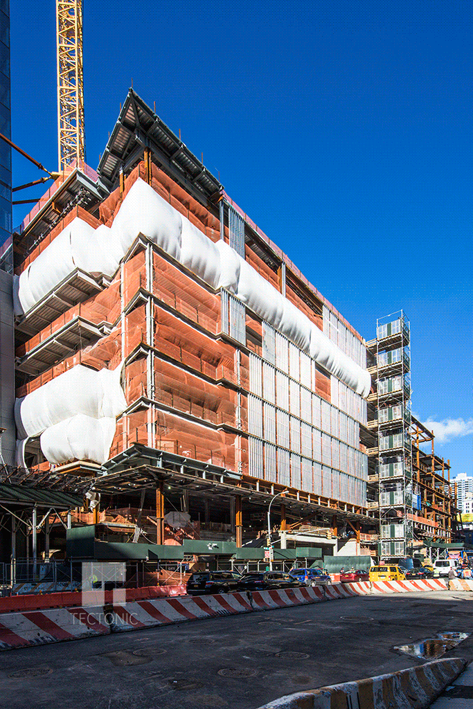 Retail podium (20 Hudson Yards) along 11th Avenue