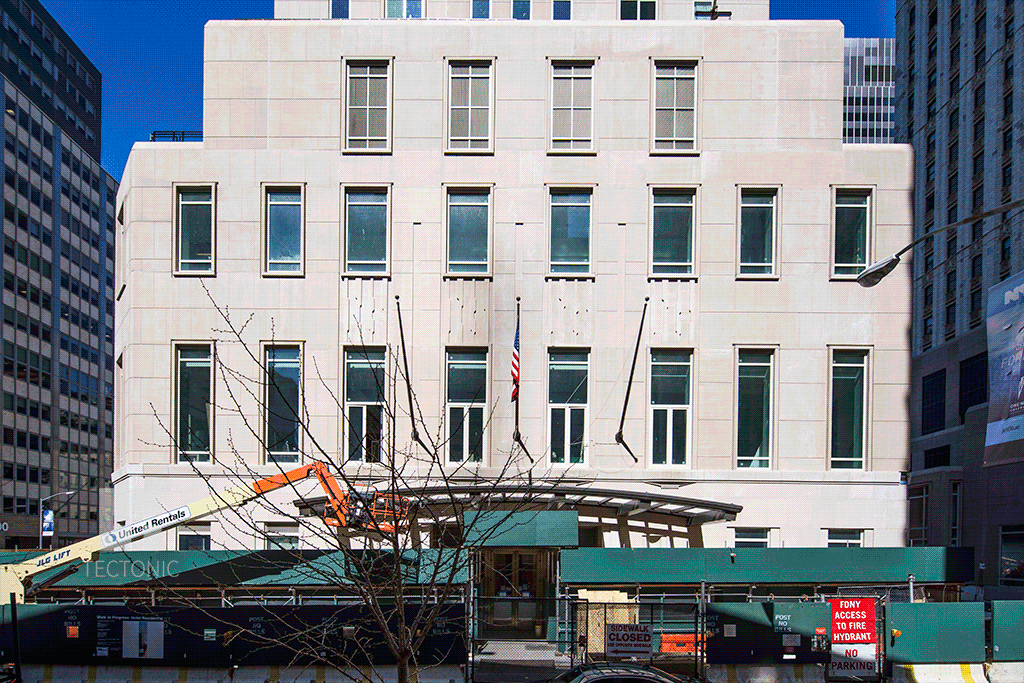 Base along Barclay Street