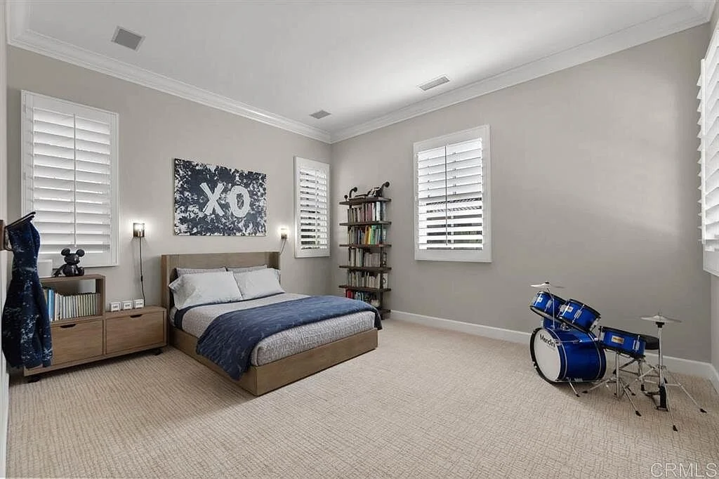 kids room 1.jpg