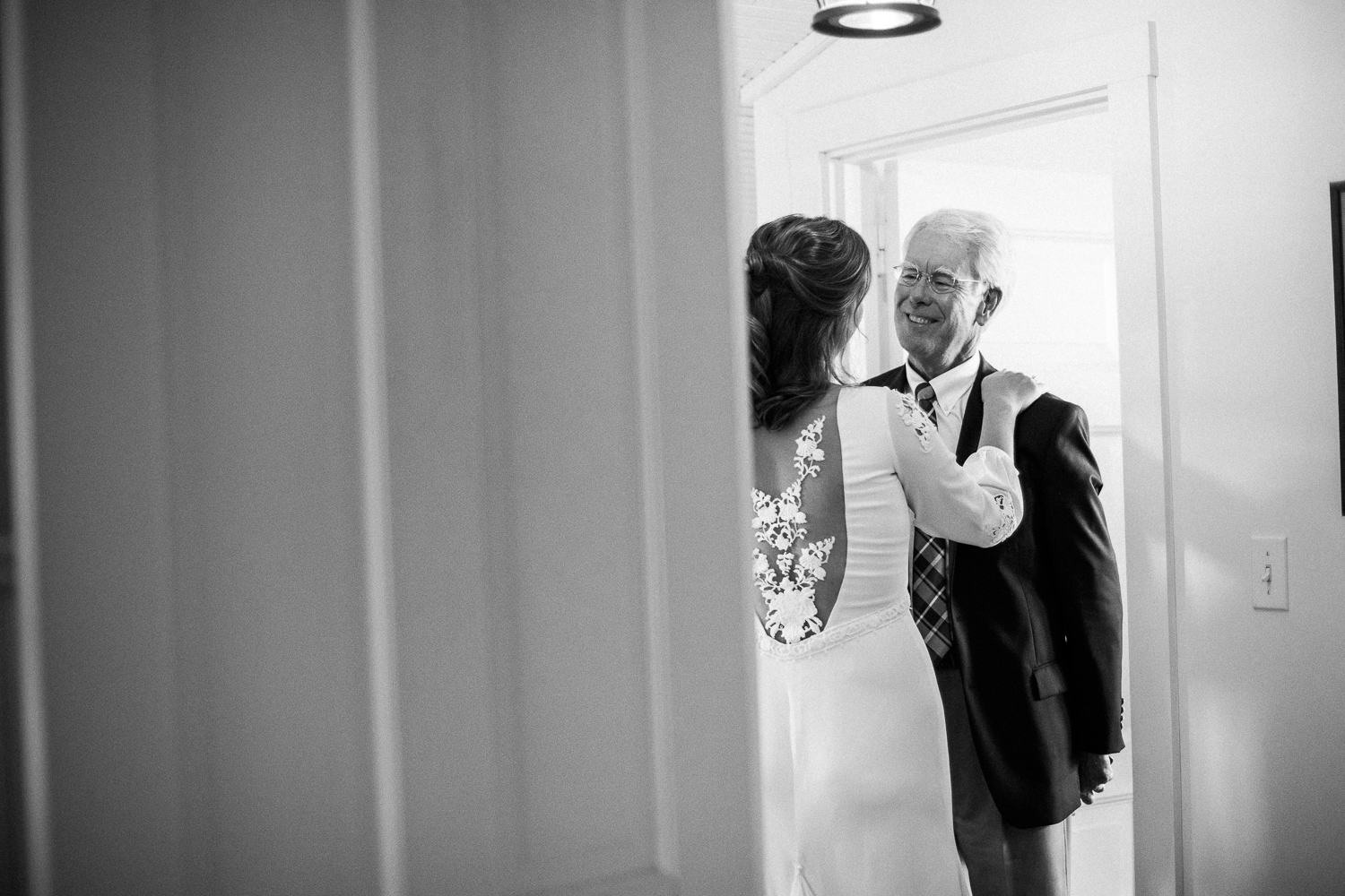 009-siousca-maineweddingphotographer-backyardwedding-mainewedding.jpg