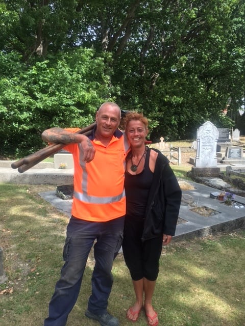 Ian the Gravedigger