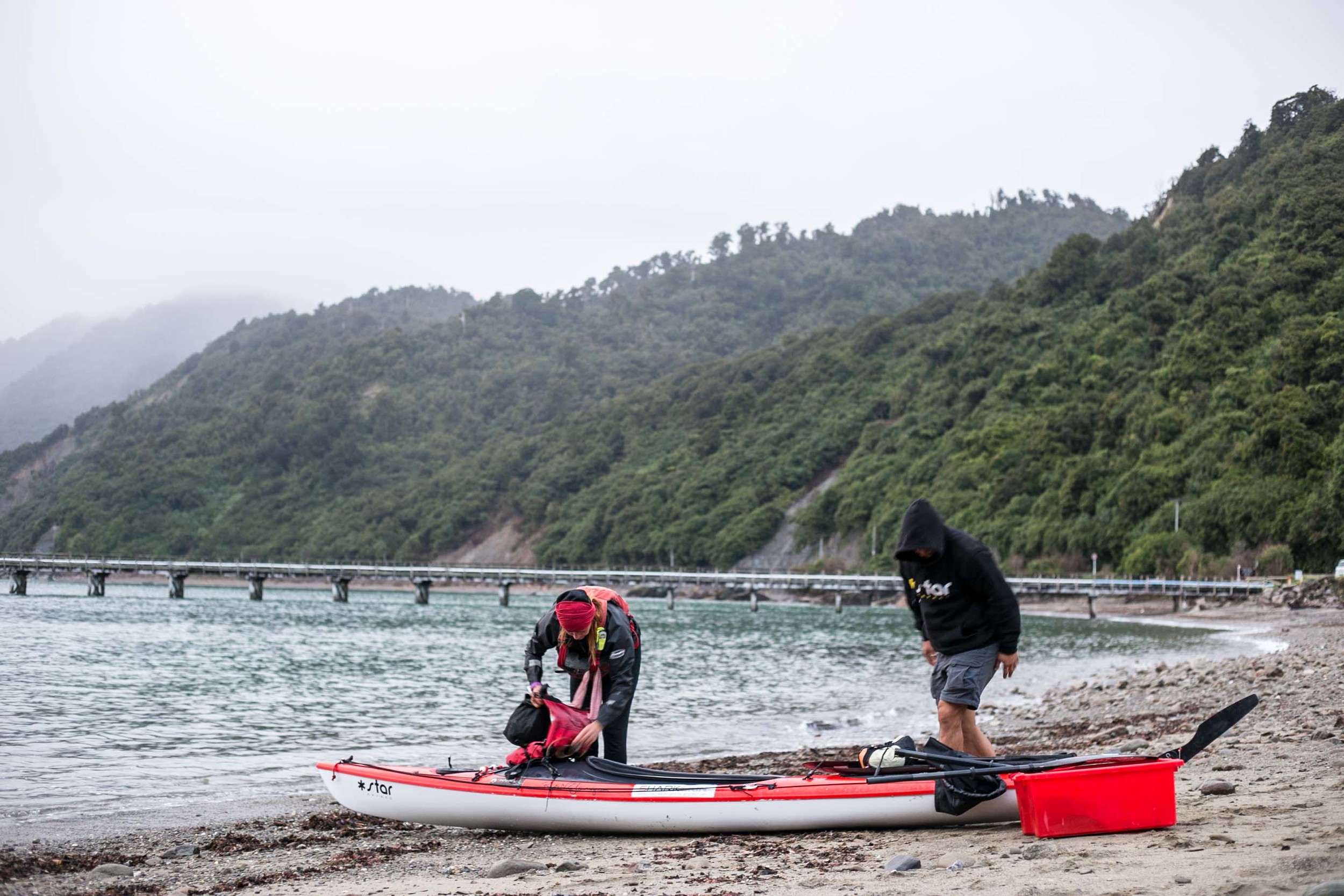 Red and Jase preparing T2 for departure from Jackson Bay