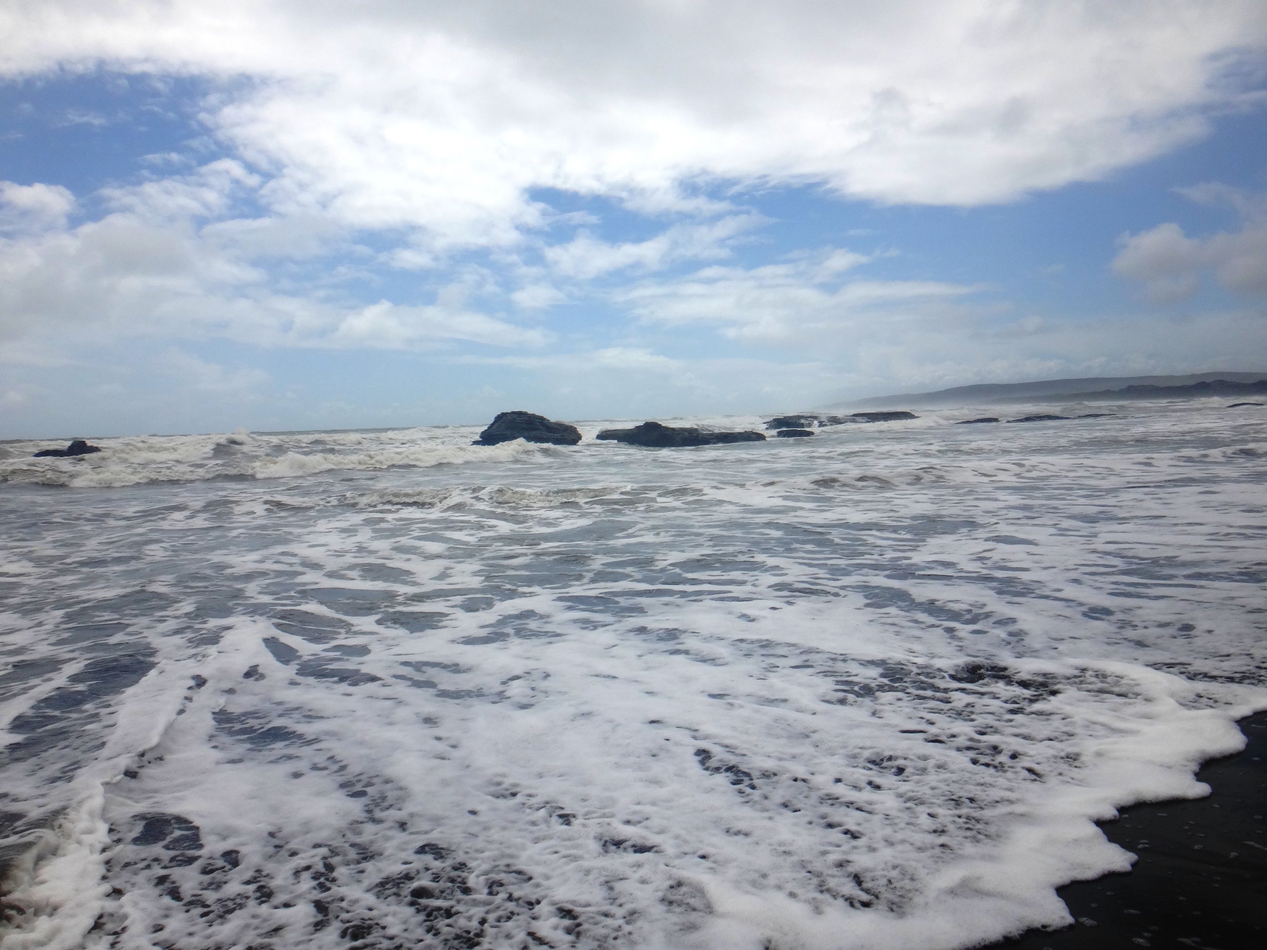 Port Waikato. Surf Club.