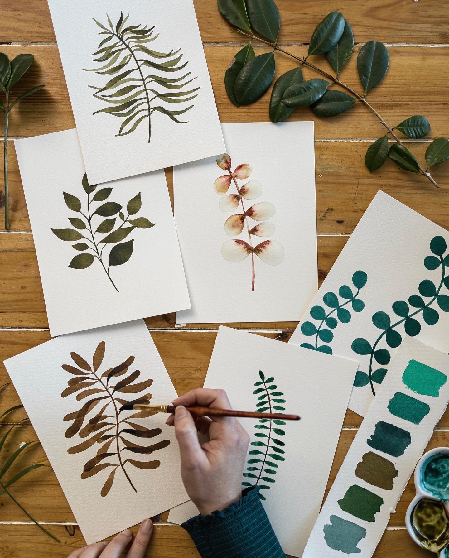 Leaf love 🌿🌿🌿 A scene from the botanical module of Modern Mixed Media. It is hard to put into words how good it feels to dust off this course and open it up again for new creative magic. Of course I am biased, but it&rsquo;s such a lovely course! 