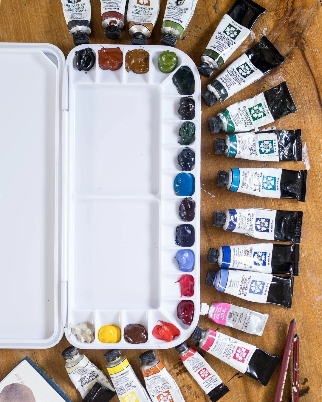 All set up and ready to go. I never thought I&rsquo;d become a plastic-palette person, but I keep reaching for this style more than I ever expected. Mine is from Monte Marte, though Mijello makes similar ones that are lovely too.

I filmed this littl