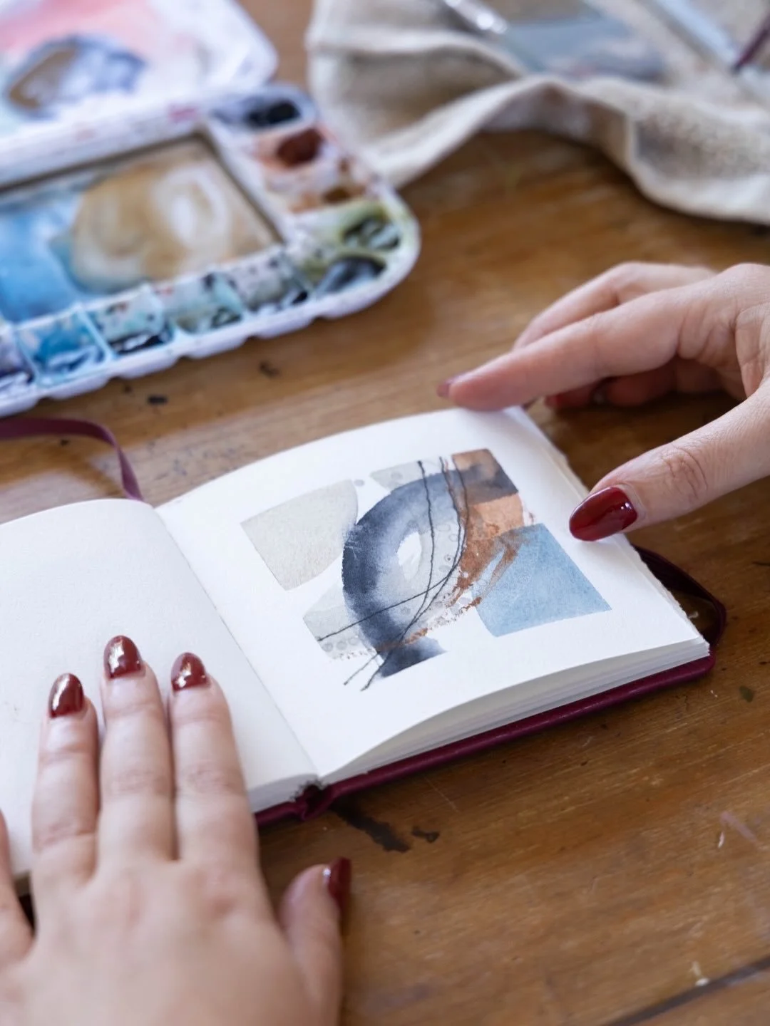 A little reminder of the beauty that can be created in a small sketchbook.
⠀⠀⠀⠀⠀⠀⠀⠀⠀
If you&rsquo;d like to go deeper into my process, I&rsquo;ve dedicated a full section of my new course, Marks &amp; Rhythm, to this way of working. You&rsquo;ll find