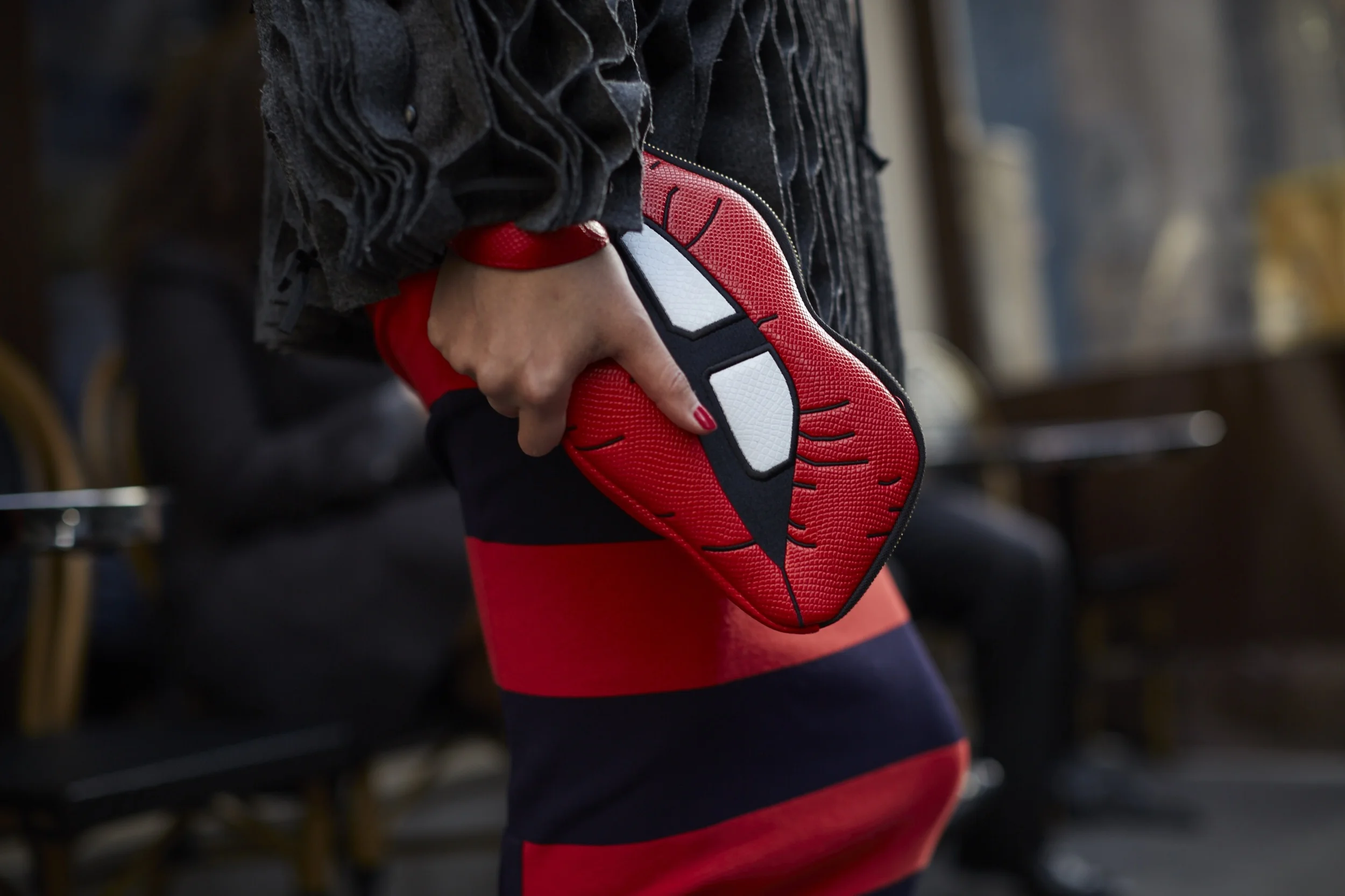 When your lips do the talking ! Haute Couture Paris - Street style - photo Muffdal Abbas 
