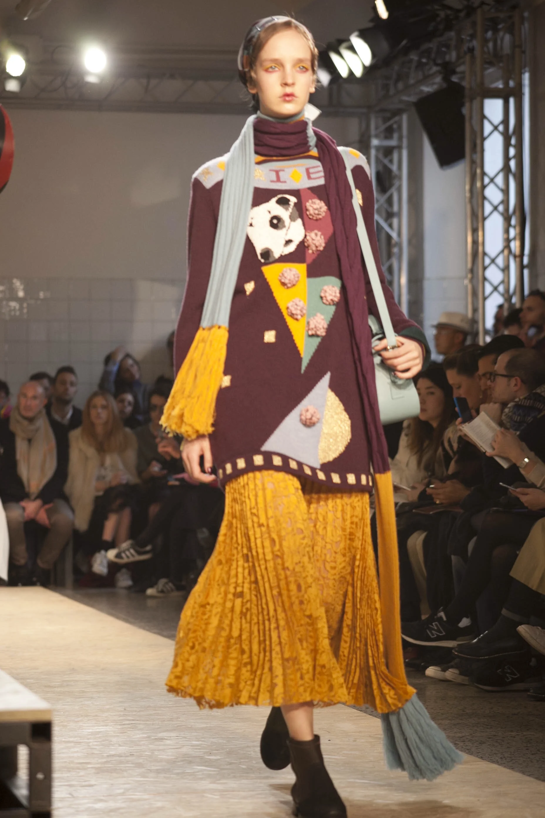 I'm Isola Marras - lace pleat