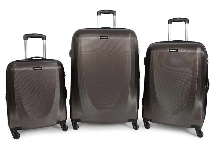 Samsonite luggage light and manoeverable