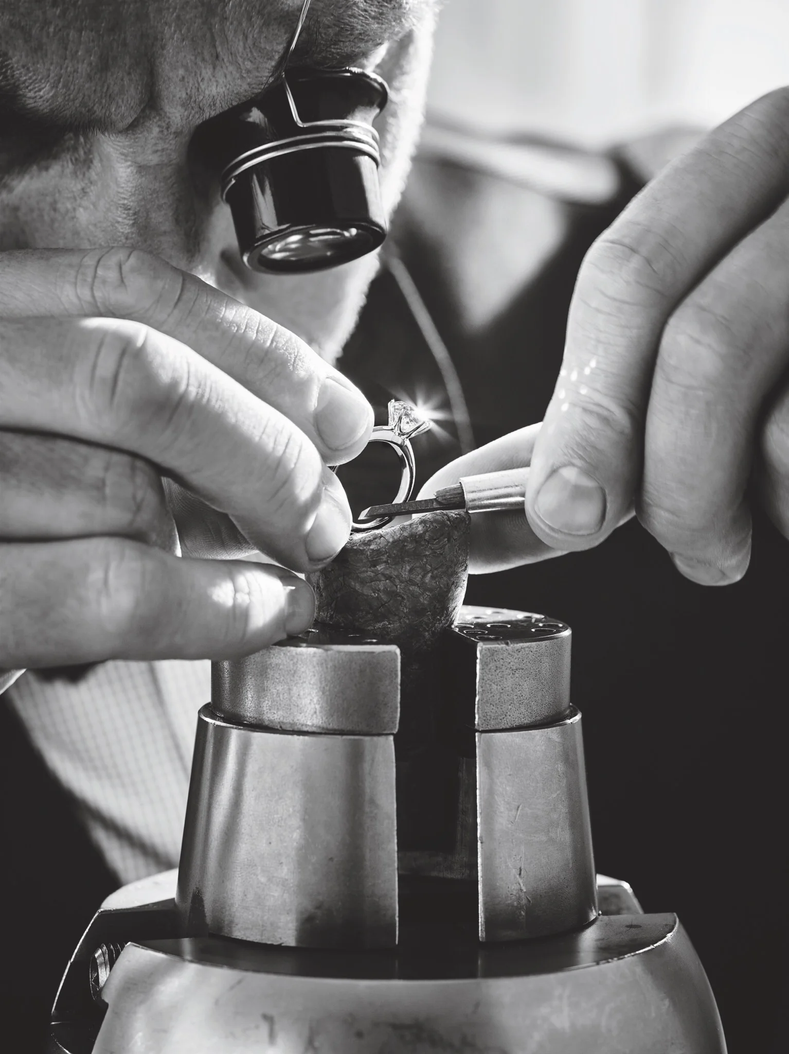 Murphy engraver - Tiffany & Co - Artisan at work