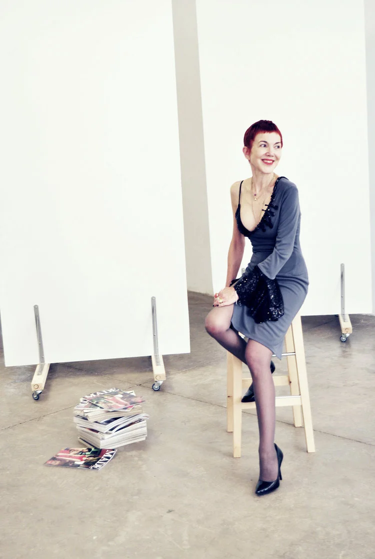  Spass mit Ruben im Made Now Magazine Atelier in einem Kleid von Pedro Palmas.