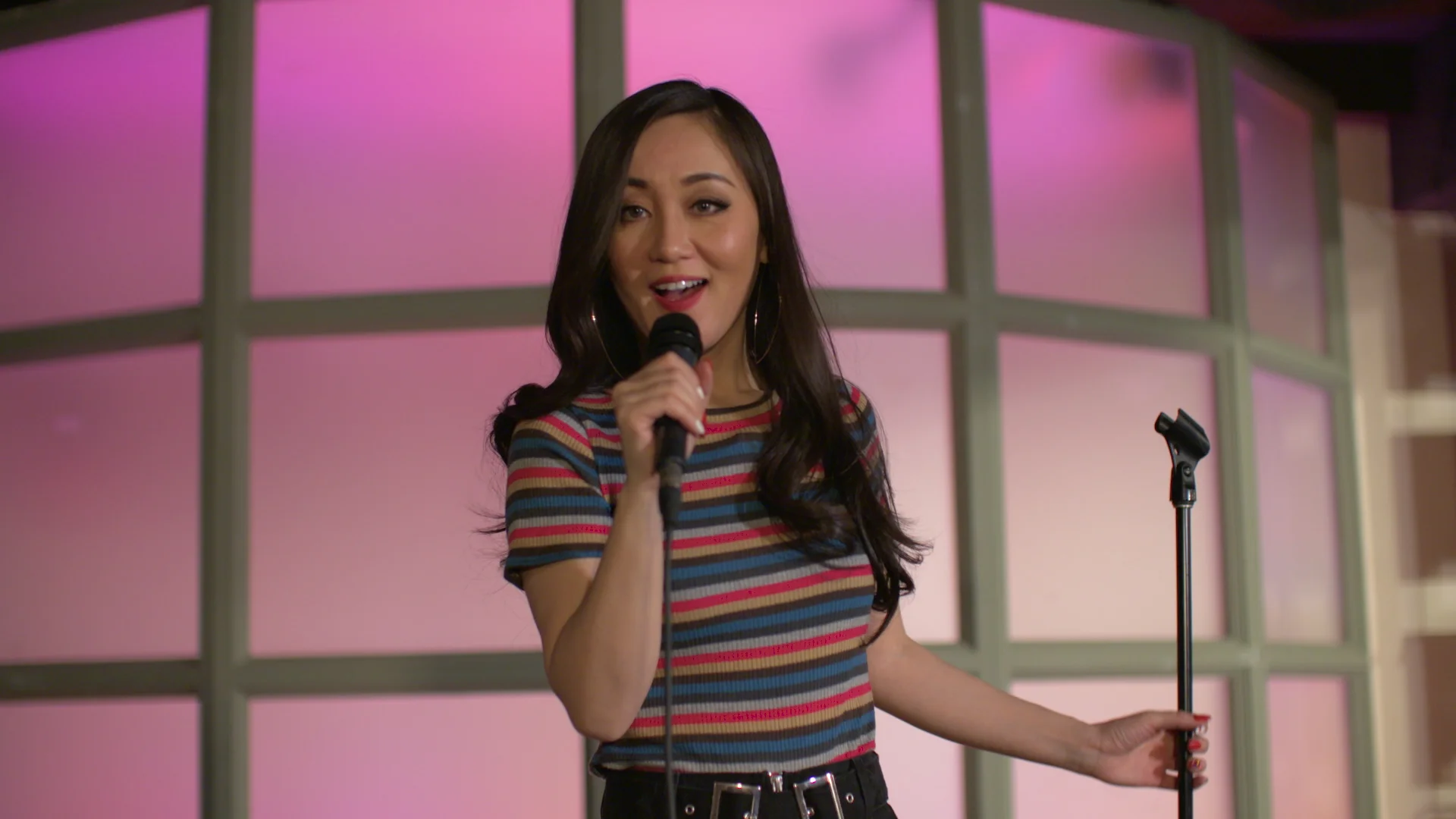 Reverse Import Yumi Nagashima Brings the Laughs in Shibuya