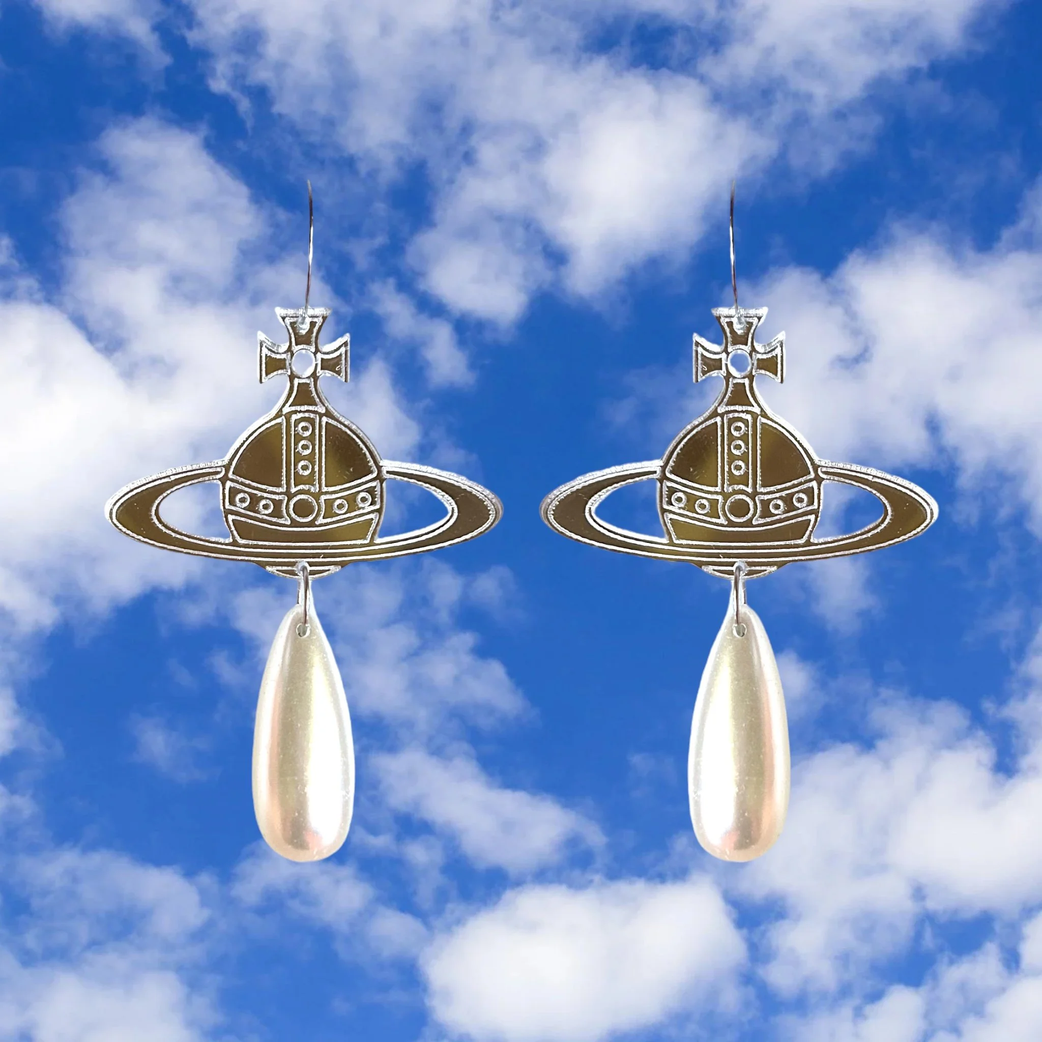 XL QUEEN ORBS IN SILVER (hoop/stud)