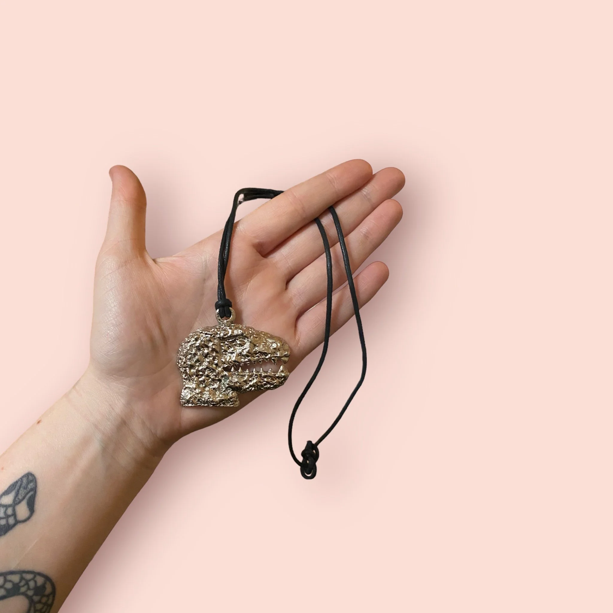DINOSAUR NECKLACE (B)