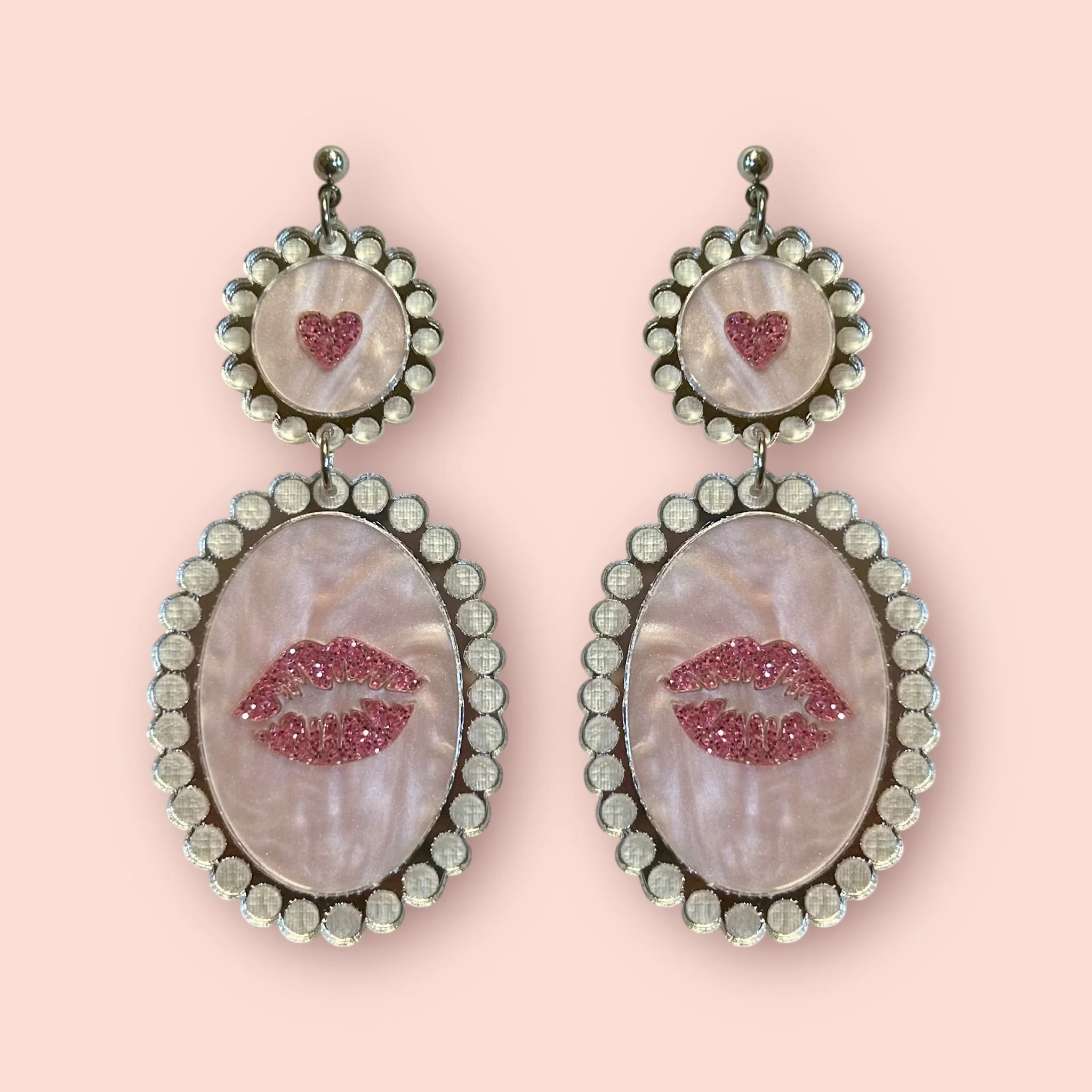 XL LOVERS LIPS DOUBLE DROP DANGLERS